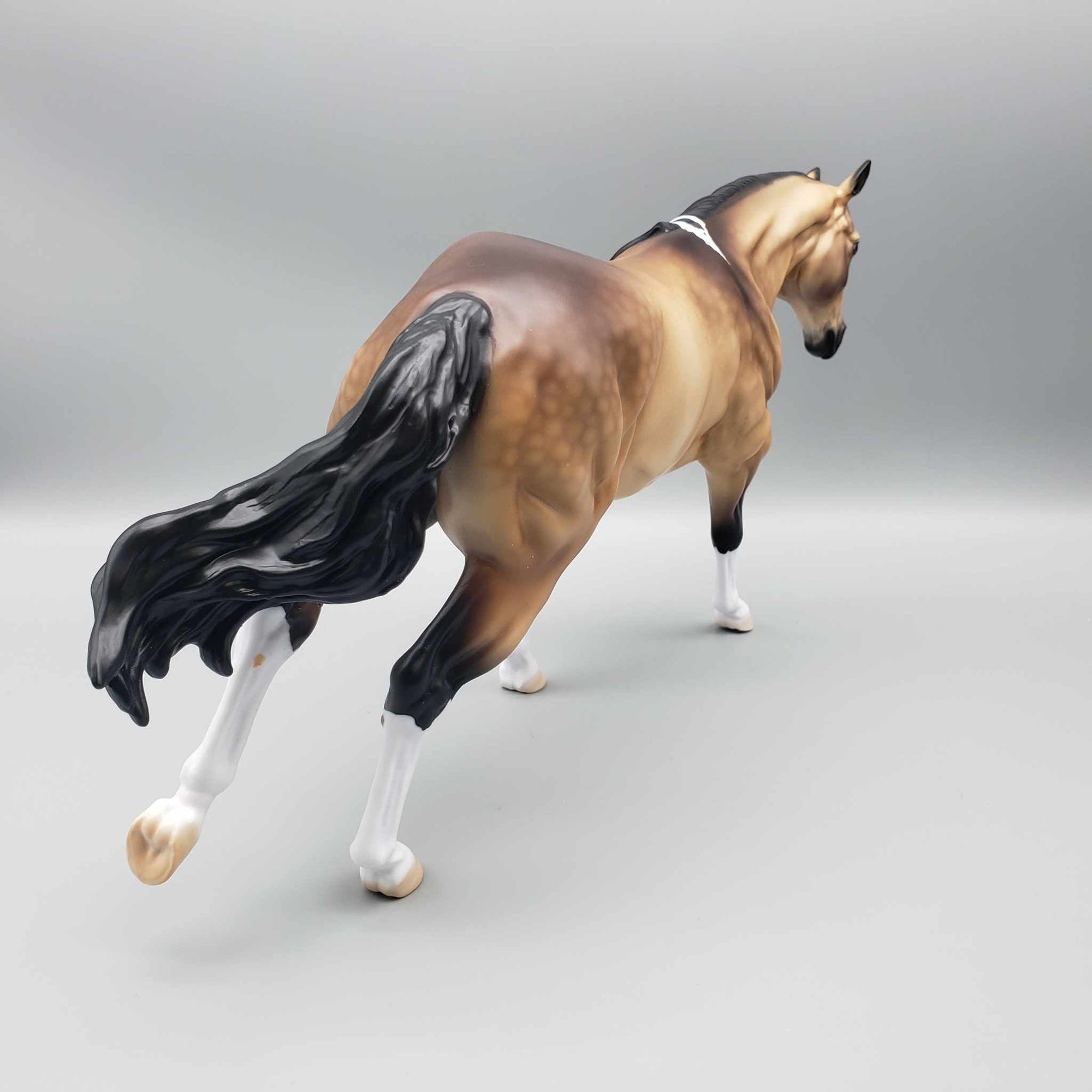 The Time Machine LE-30 Running Stock Horse in 2 Design Color Choices By Ellen Robbins Classic Literature Series 2023 CL23