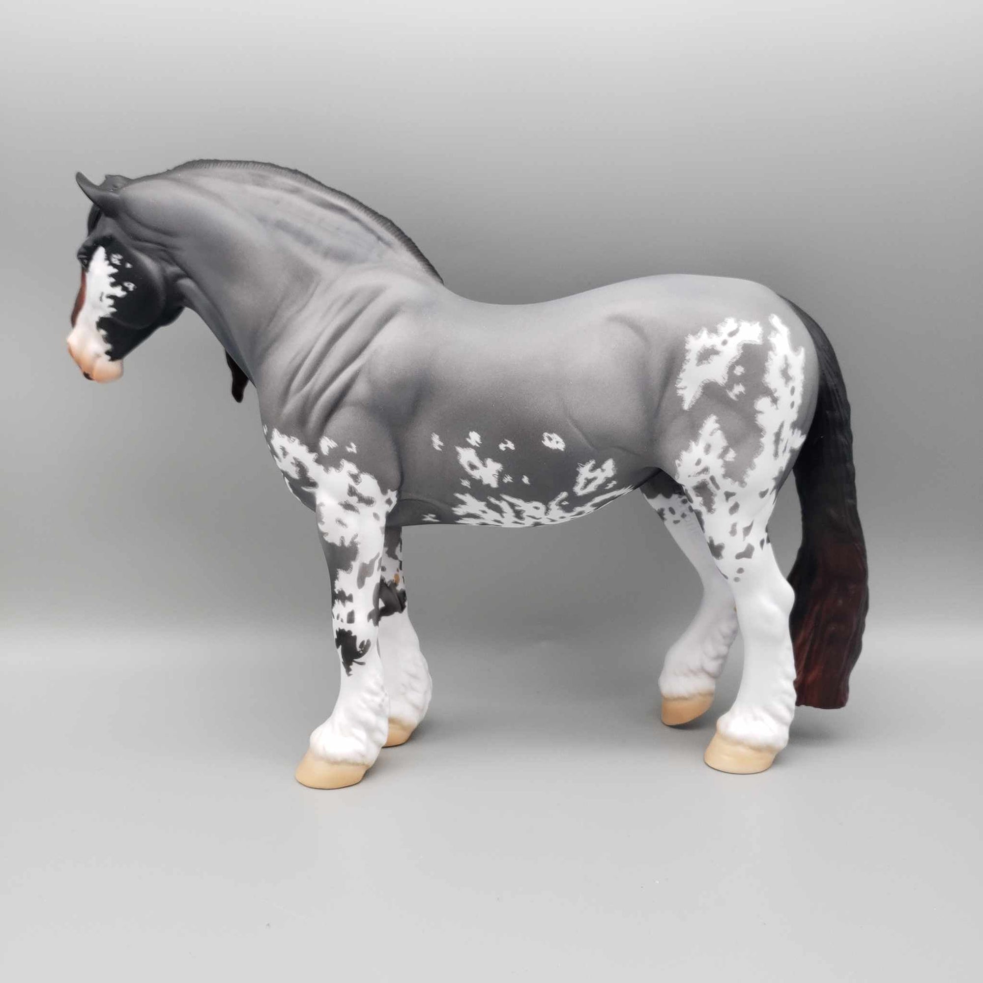 Nulit OOAK Blue Roan Sabino with Etched Markings By Hannah Olson