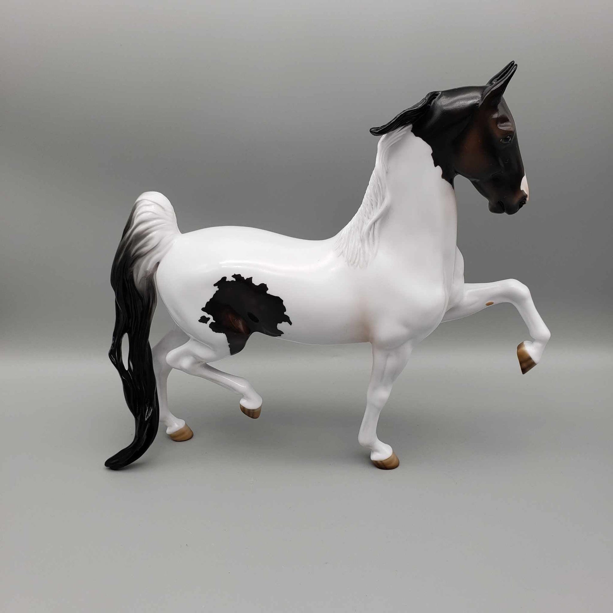 Santa&#39;s Helper OOAK Day Saddlebred By Angela Marleau With Removable Santa Hat Holiday Sale HS23