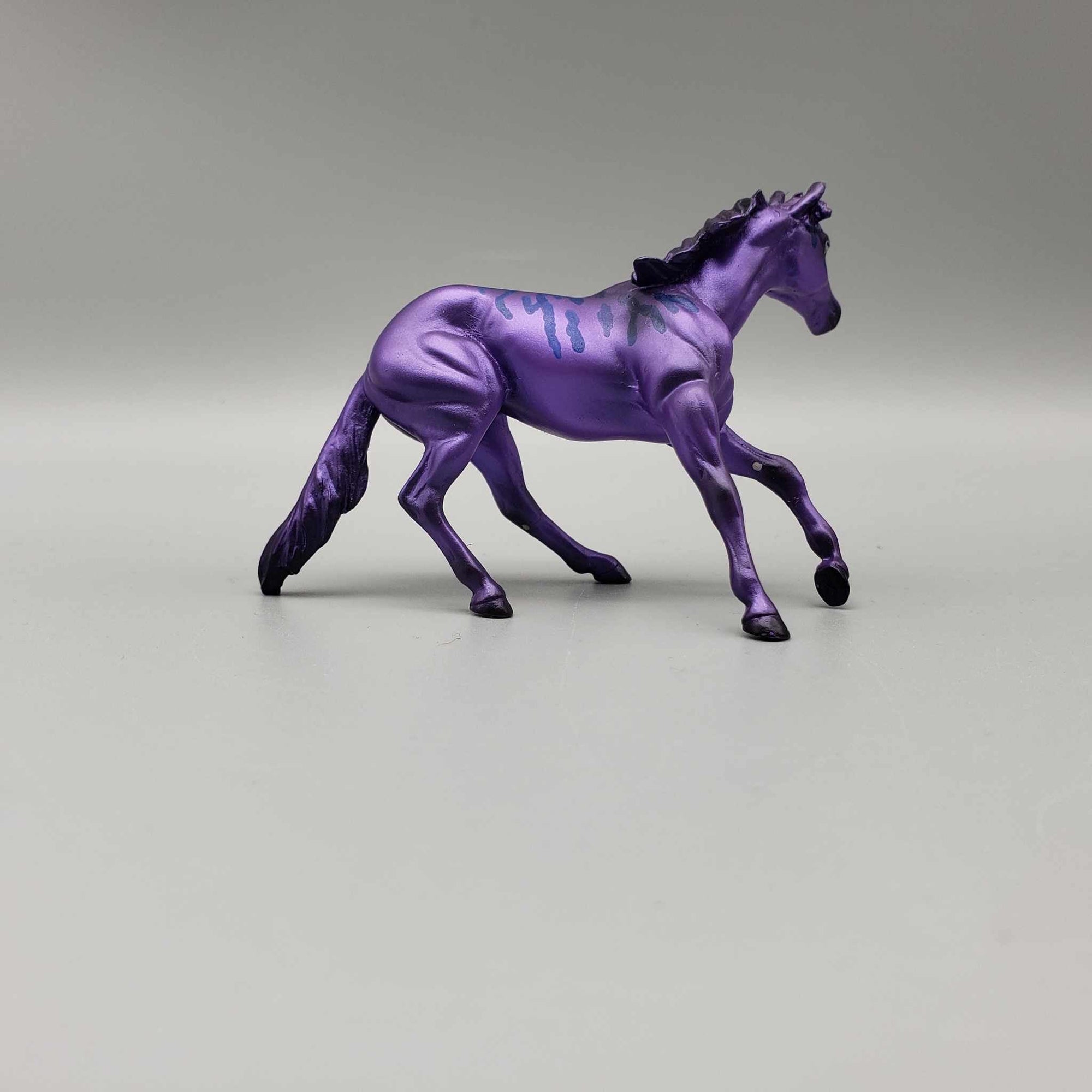 Stuvvaits &amp; Calf OOAK Purple Blacklight Reactive Cutter &amp; Alien Calf Chip LE-30 By Jess Hamill Moonlight Madness 2023 MM23