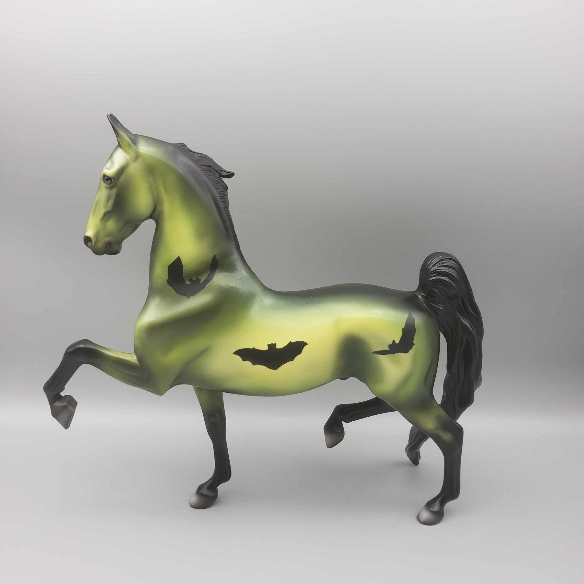 Szobo LE-18 (Bat Series) Halloween Deco Green Saddlebred By Dawn Quick Moonlight Madness 2023 MM23