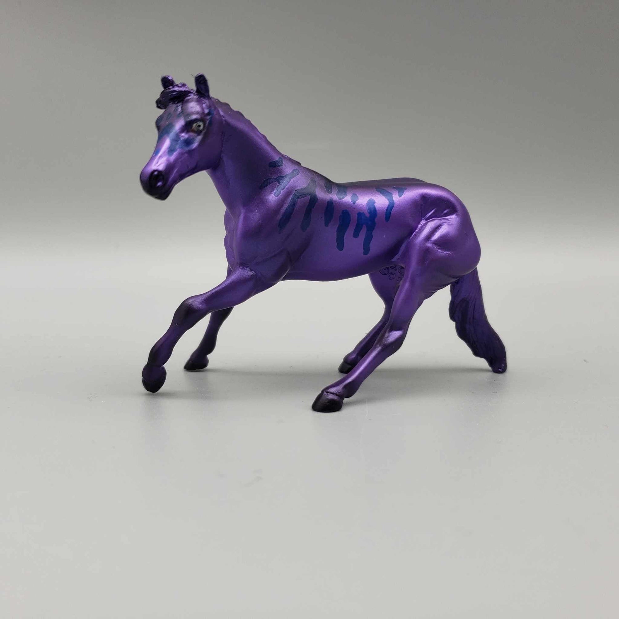 Stuvvaits &amp; Calf OOAK Purple Blacklight Reactive Cutter &amp; Alien Calf Chip LE-30 By Jess Hamill Moonlight Madness 2023 MM23