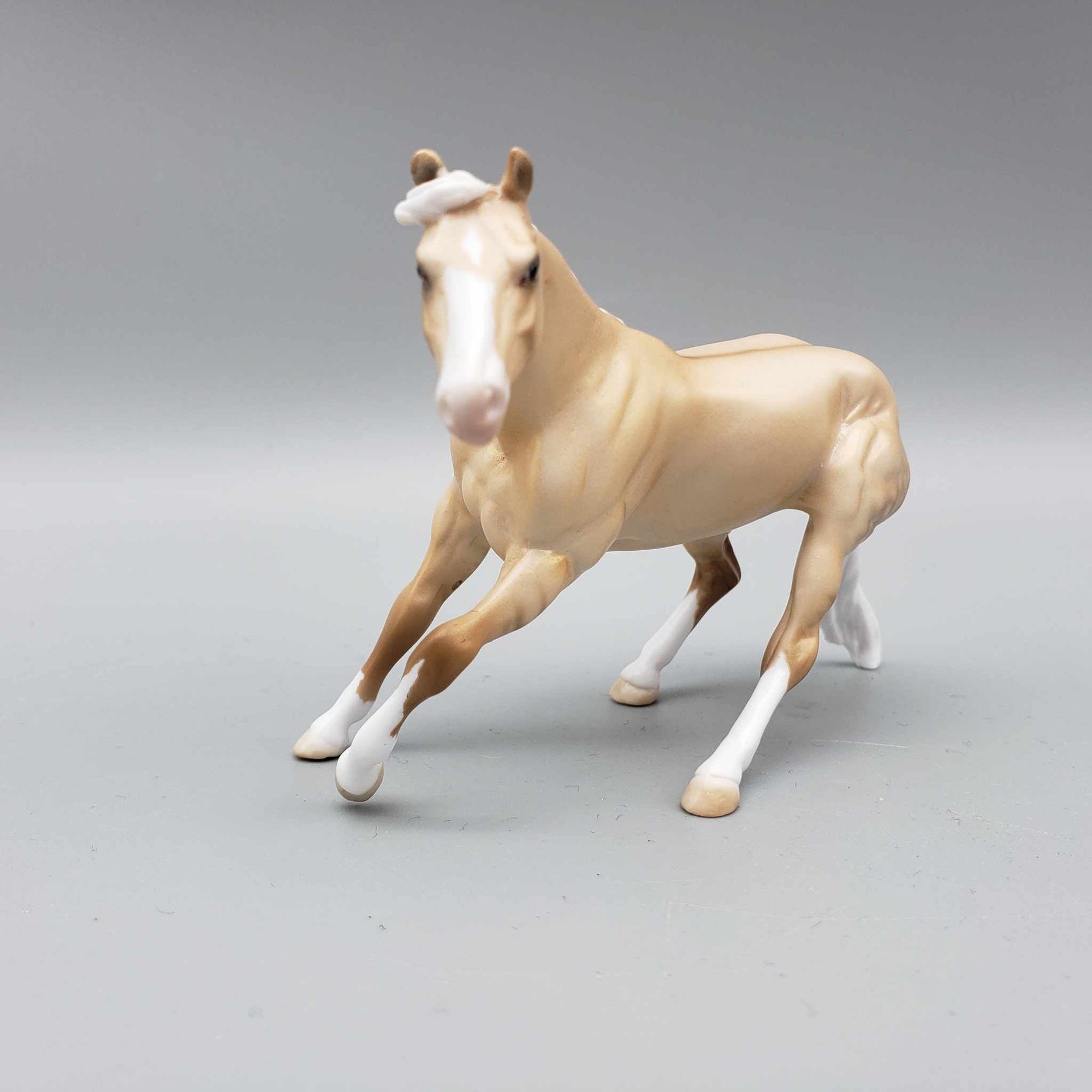 A Christmas Carol Model Horse Chip Grab Bags 😍 One Per Customer Please - 32 pieces! CL23