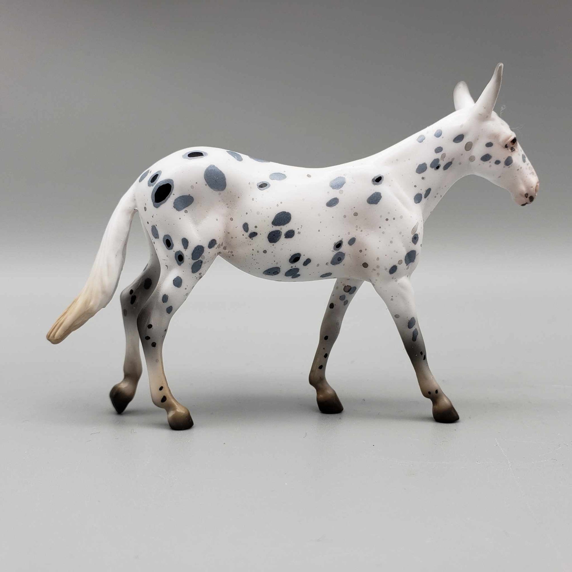 A Christmas Carol Model Horse Chip Grab Bags 😍 One Per Customer Please - 32 pieces! CL23