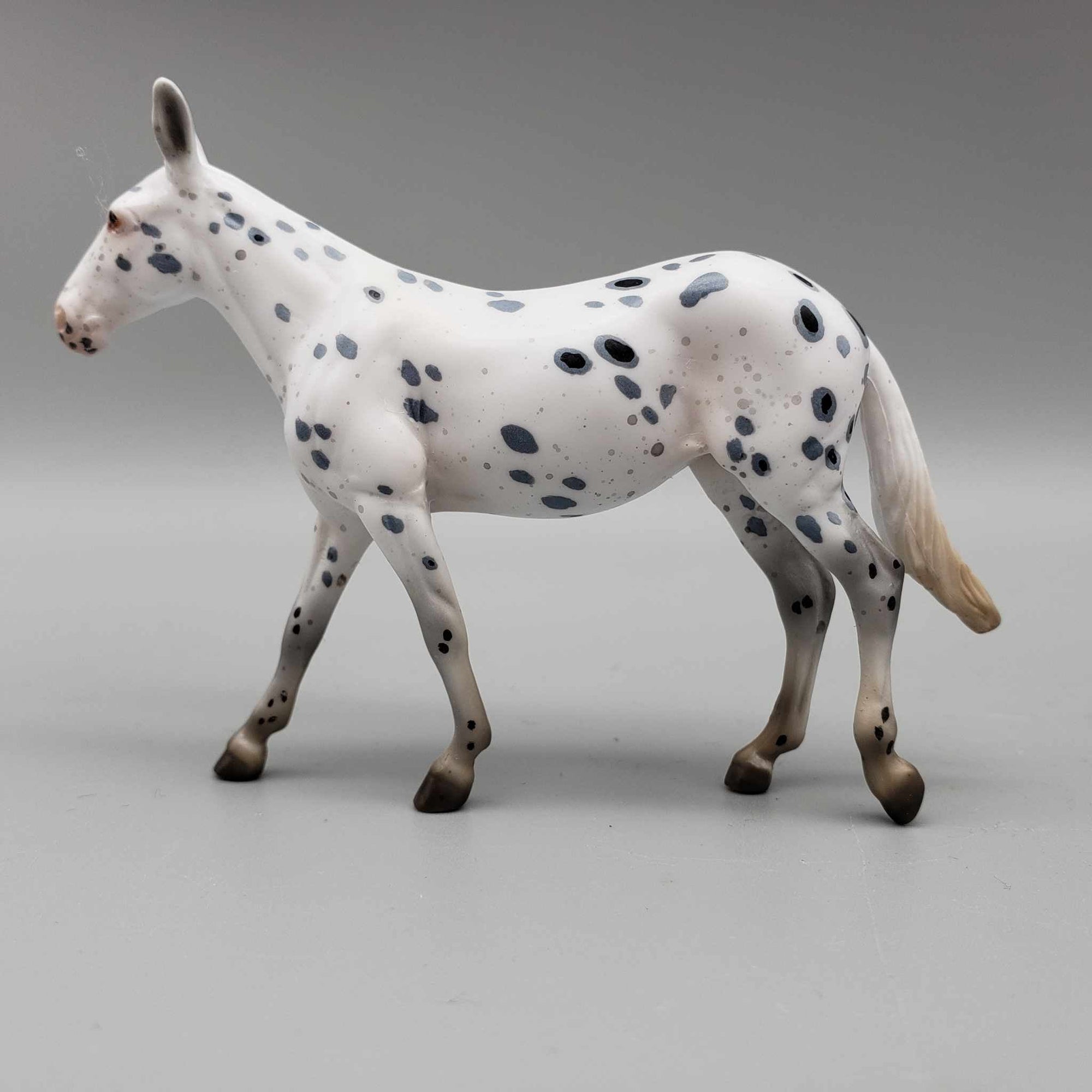 A Christmas Carol Model Horse Chip Grab Bags 😍 One Per Customer Please - 32 pieces! CL23