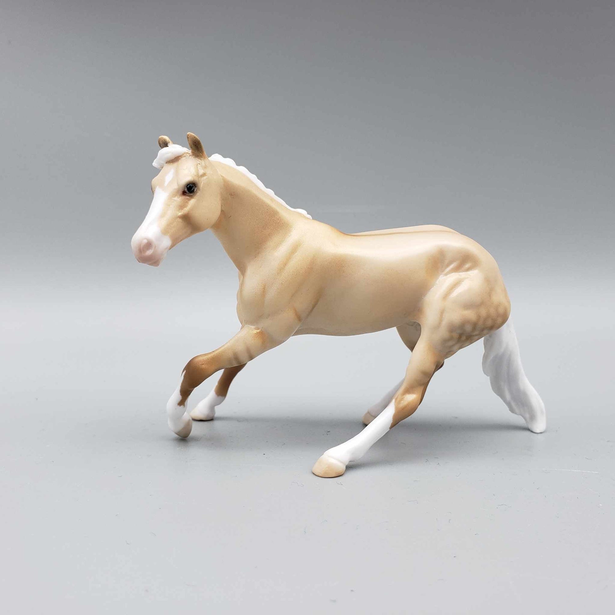 A Christmas Carol Model Horse Chip Grab Bags 😍 One Per Customer Please - 32 pieces! CL23