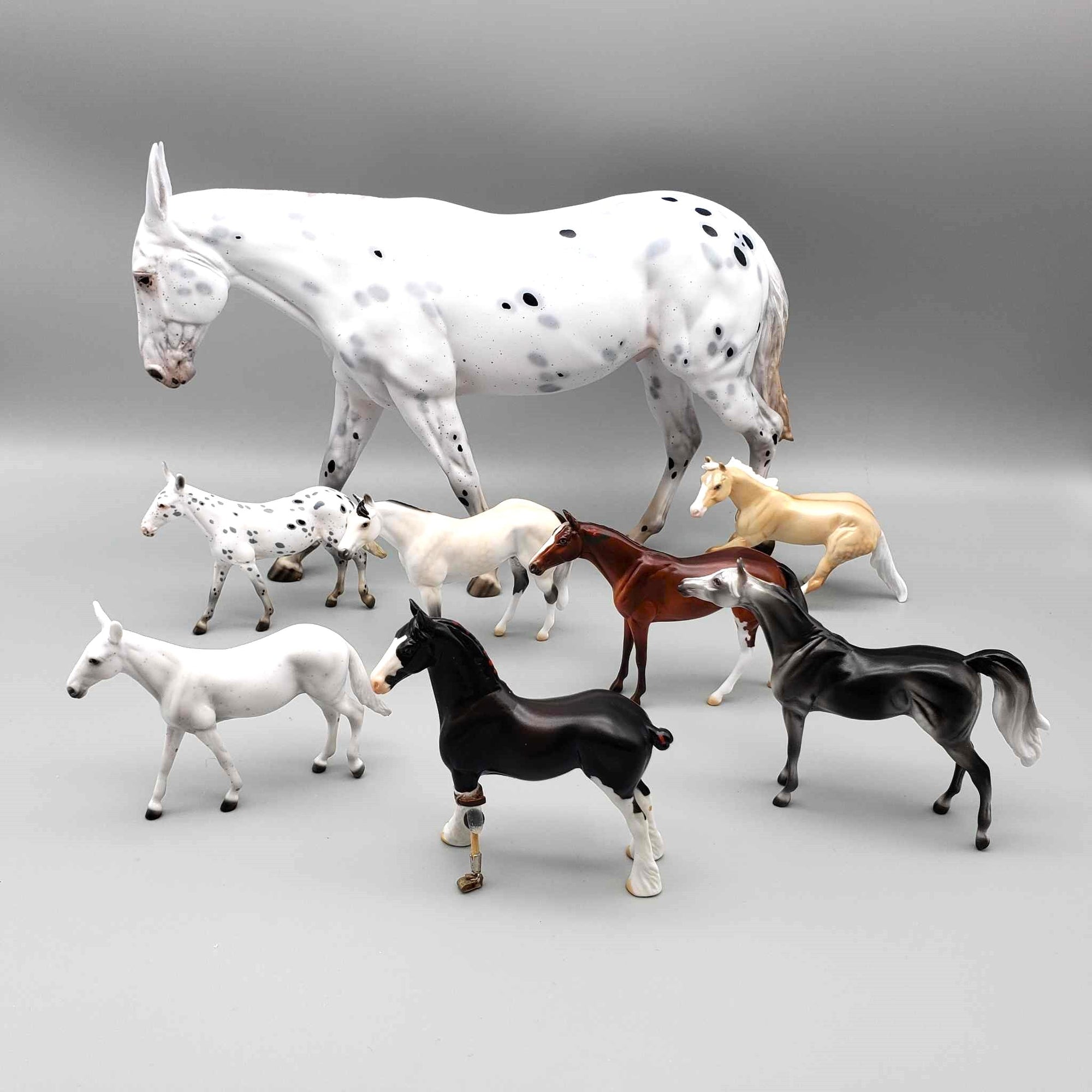 A Christmas Carol Model Horse Chip Grab Bags 😍 One Per Customer Please - 32 pieces! CL23