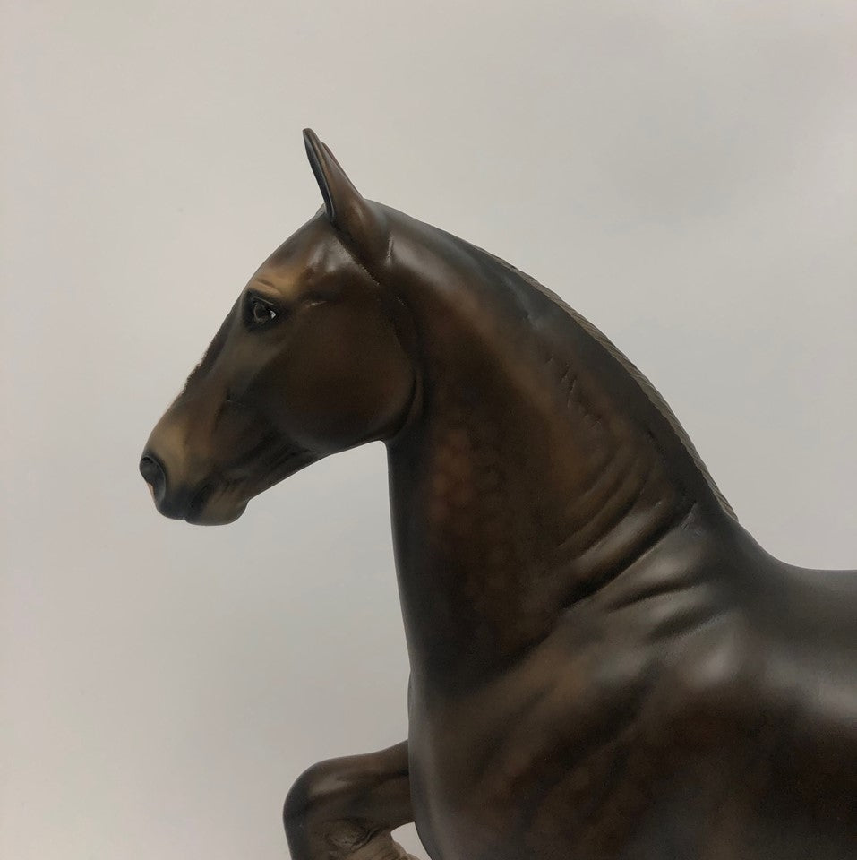 HARRY-OOAK CHESTNUT TROTTER MODEL HORSE BY AUDREY DIXON 5/22