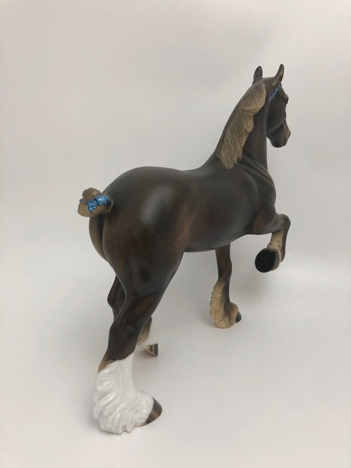 HARRY-OOAK CHESTNUT TROTTER MODEL HORSE BY AUDREY DIXON 5/22