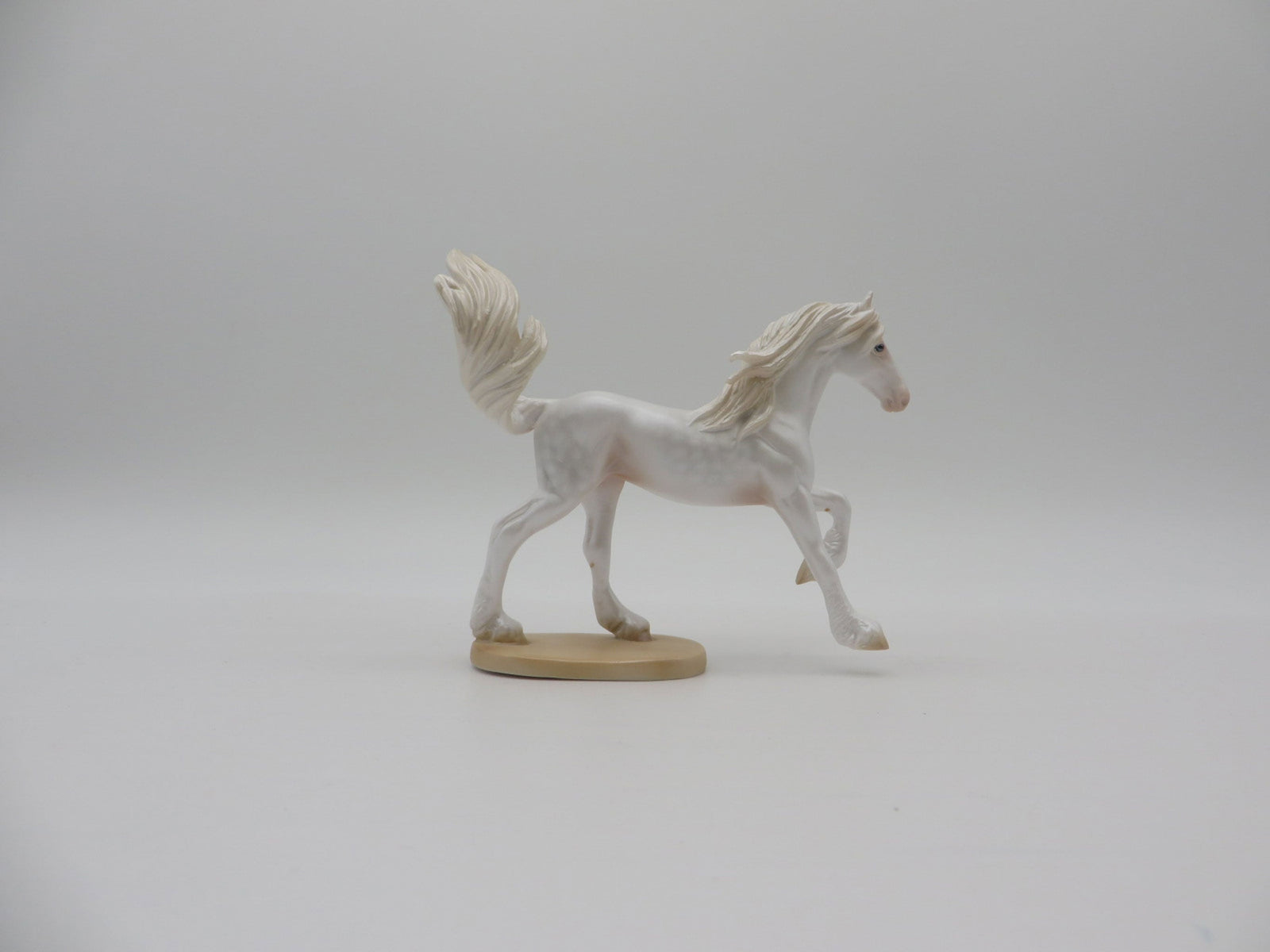 Silver LOYALTY CLUB-Blanca-LE-25 Dapple White Friesian Chip 3/31/21