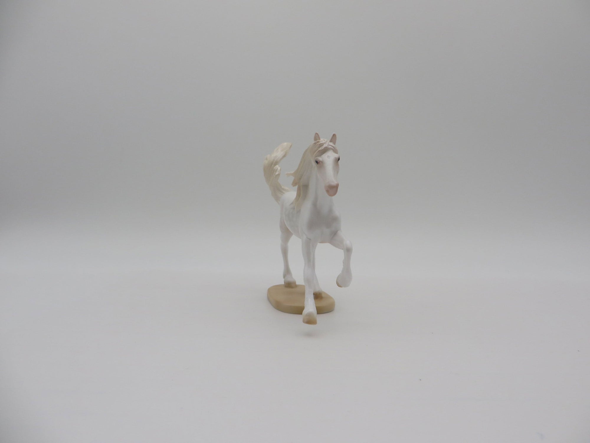 Silver LOYALTY CLUB-Blanca-LE-25 Dapple White Friesian Chip 3/31/21