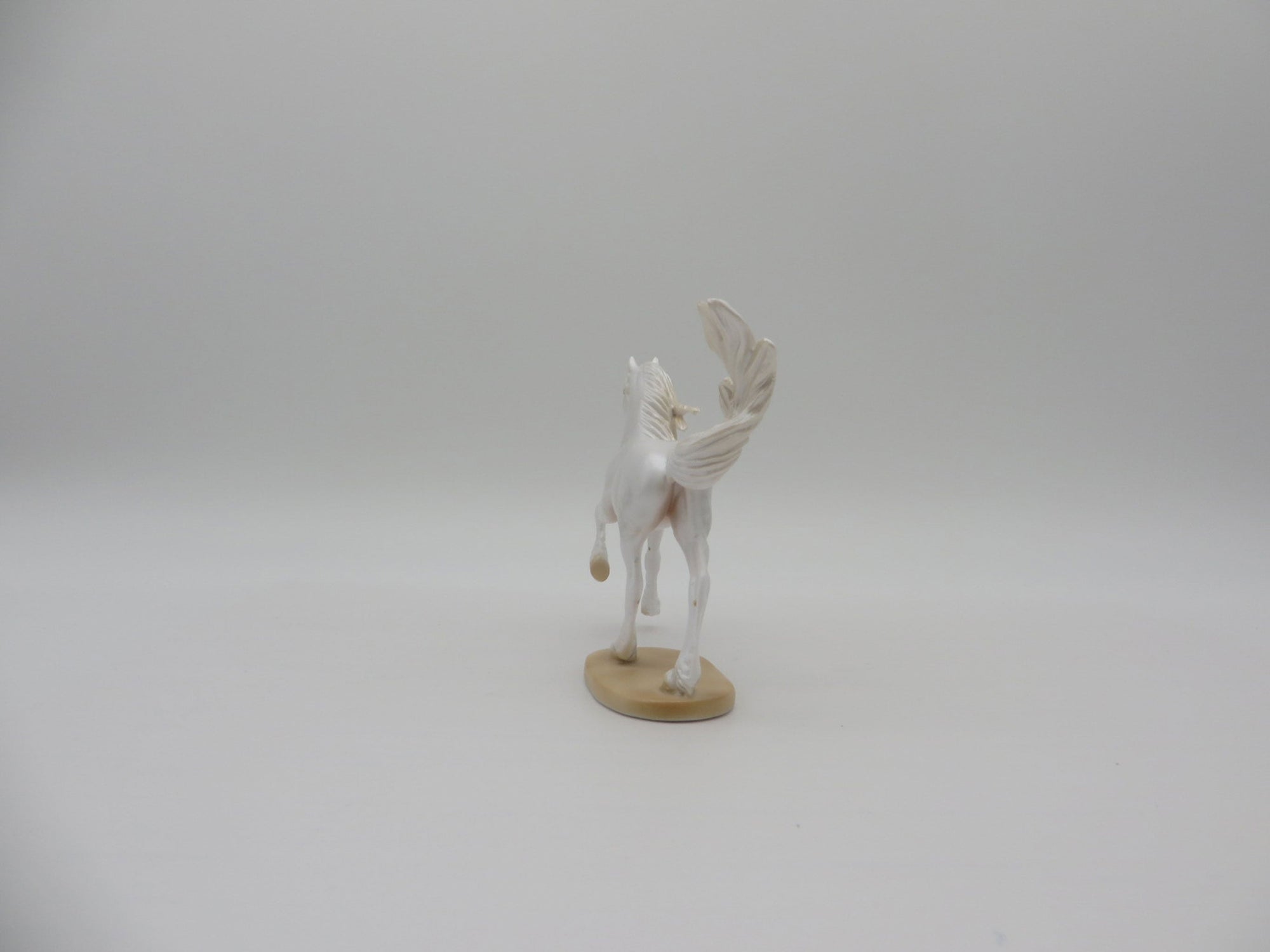 Silver LOYALTY CLUB-Blanca-LE-25 Dapple White Friesian Chip 3/31/21