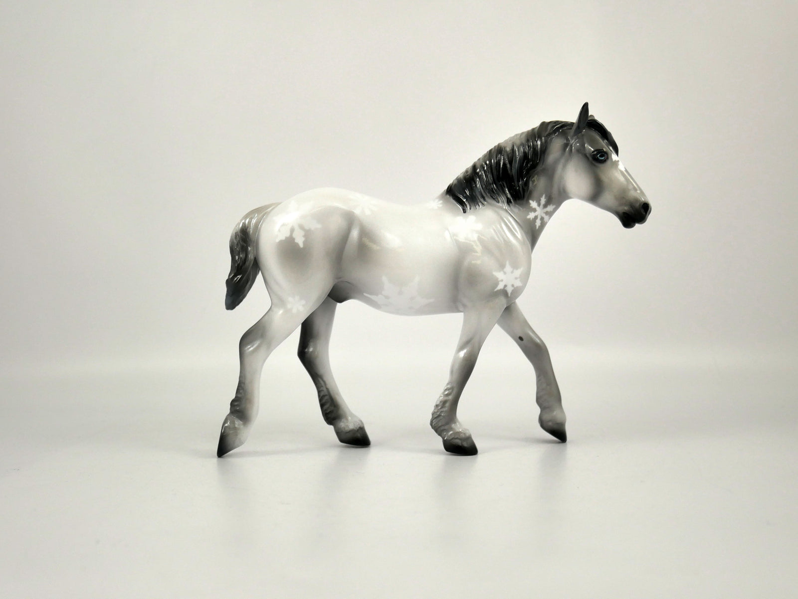 Brumous-OOAK Snowflake Trotting Draft Pebbles 12/16/20