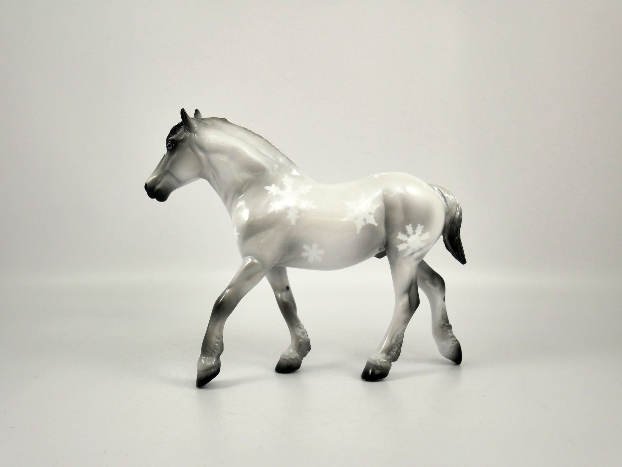 Brumous-OOAK Snowflake Trotting Draft Pebbles 12/16/20