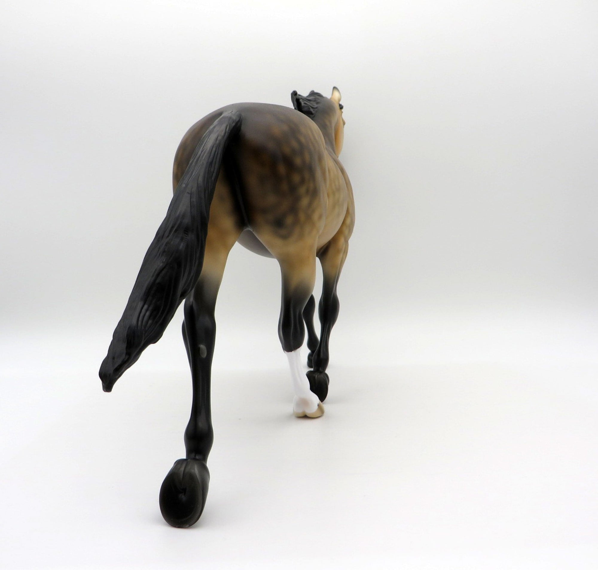 Butter Rum-LE-6 Dapple Buckskin Palouse painted by Ellen Robbins 7/30/21