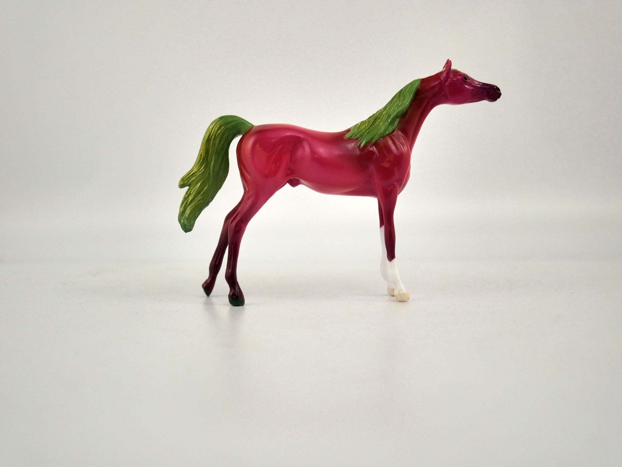 What is inside the Box>Christmas Day Chip  12/20