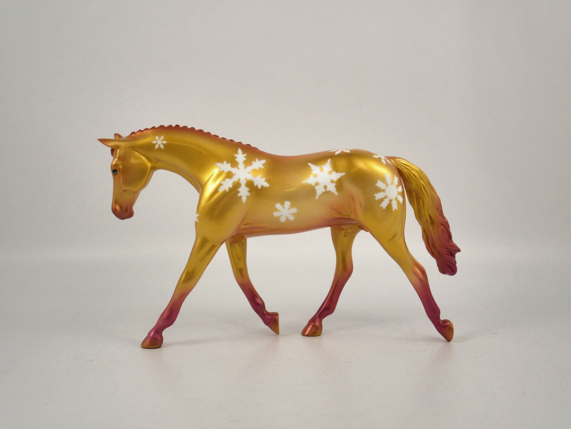 CHRISTMAS GOLD-OOAK SNOWFLAKE DECORATOR WARMBLOOD PEBBLES BY ELLEN ROBBINS 12/22/20