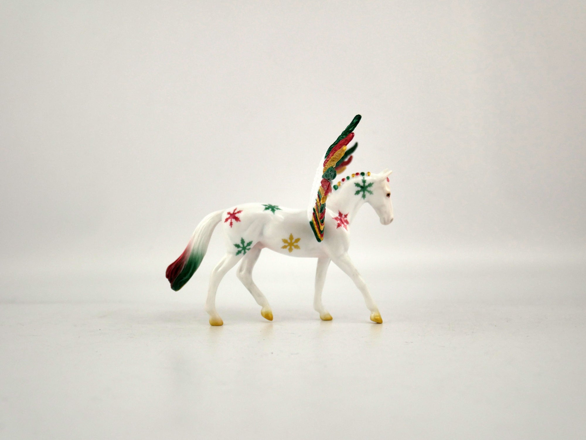 What is inside the Box> Christmas Snow 12/20