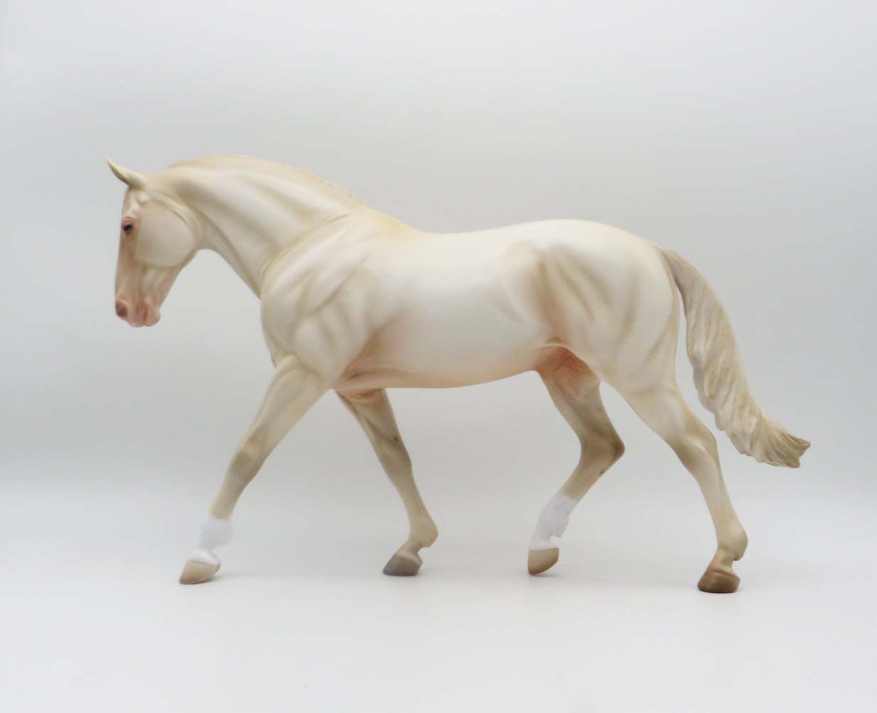 Darwin - OOAK - Cremello Irish Draught By Angela Marleau - P&amp;C 23