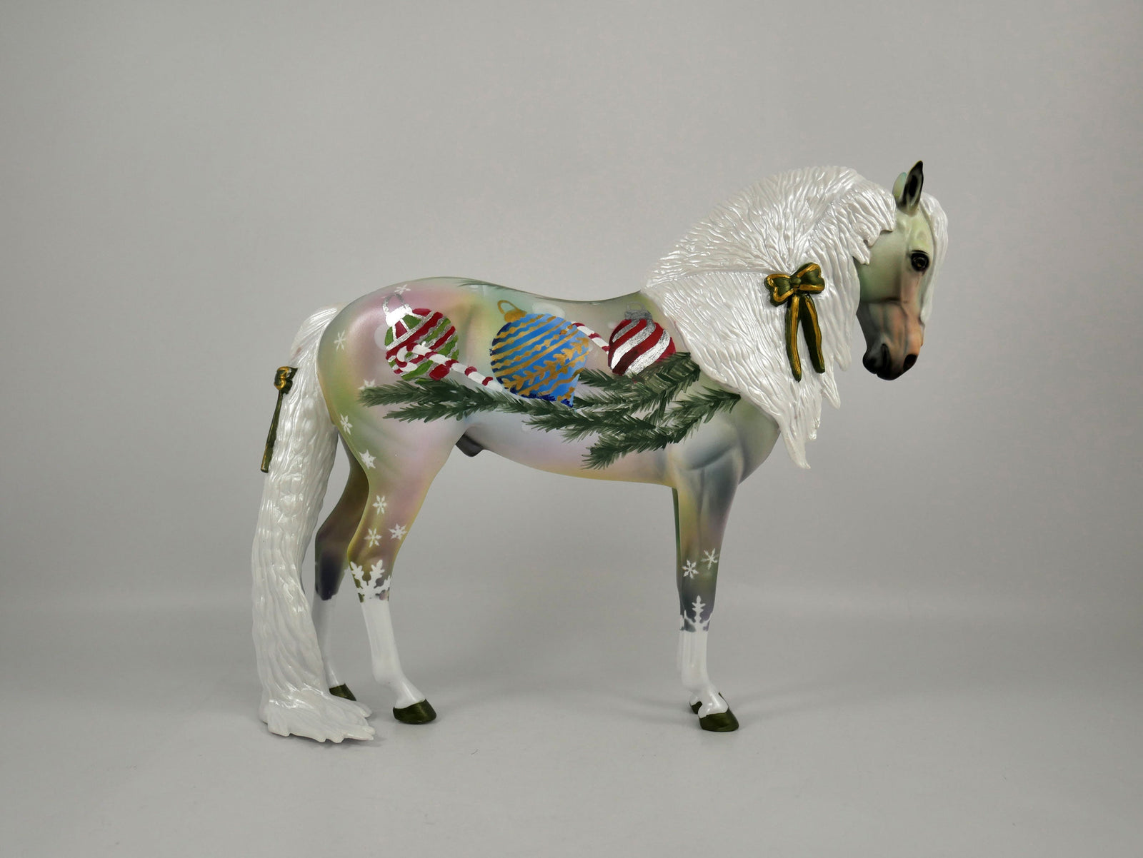 FESTIVE-OOAK CHRISTMAS  DECORATOR BY DAWN QUICK 12/18/20