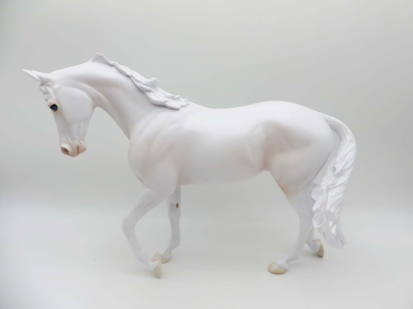 Diamond Eye - OOAK - Dominant Pearl White Thorougbred Inspired By Khao Manee Cat by Ellen Robbins - P&C 23