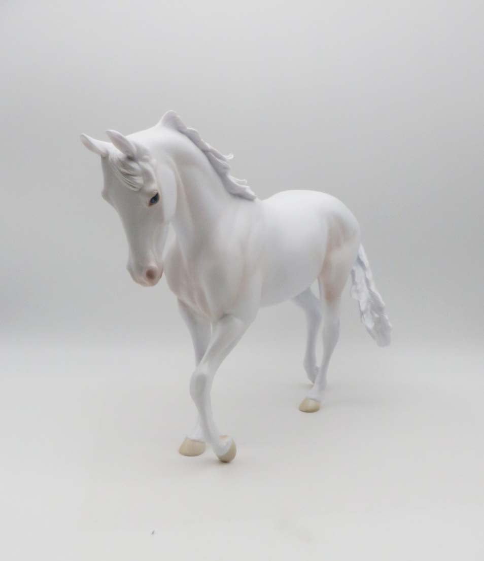 Diamond Eye - OOAK - Dominant Pearl White Thorougbred Inspired By Khao Manee Cat by Ellen Robbins - P&amp;C 23