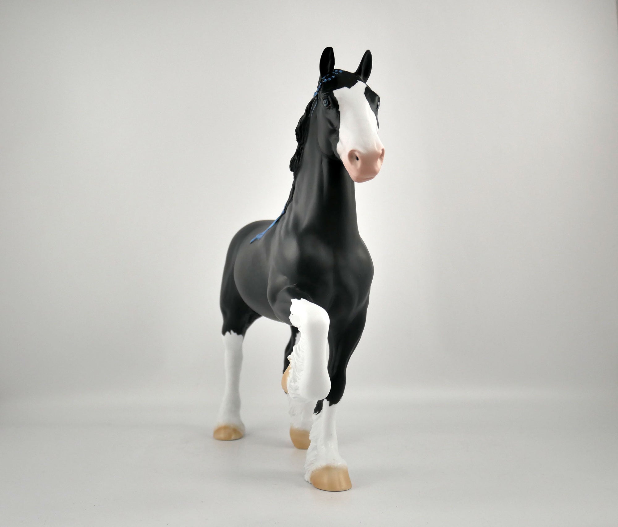 ECLIPSE-OOAK DAPPLE BLACK WITH BLUE BOBS TROTTING DRAFTER BY ELLEN ROBBINS 12/09/20