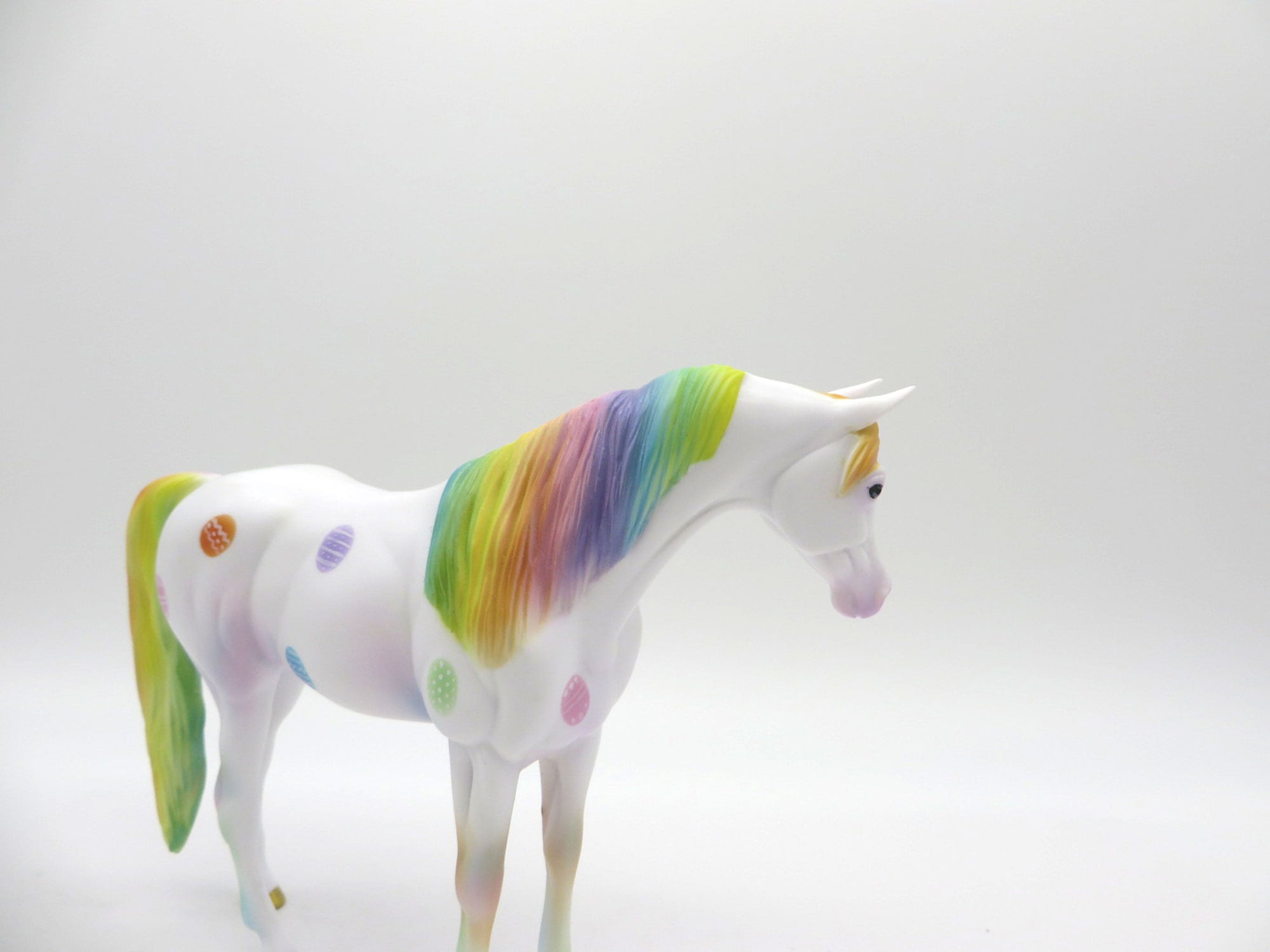 EggStatic-OOAK Arabian Pebbles Decorator Easter 2021