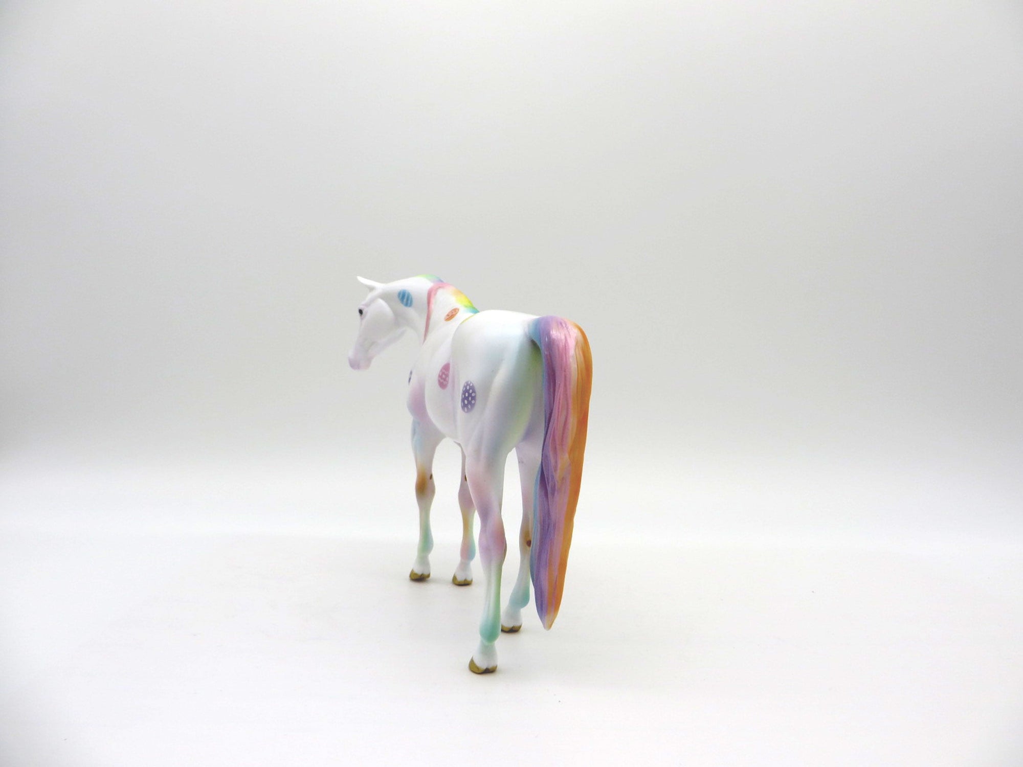 EggStatic-OOAK Arabian Pebbles Decorator Easter 2021