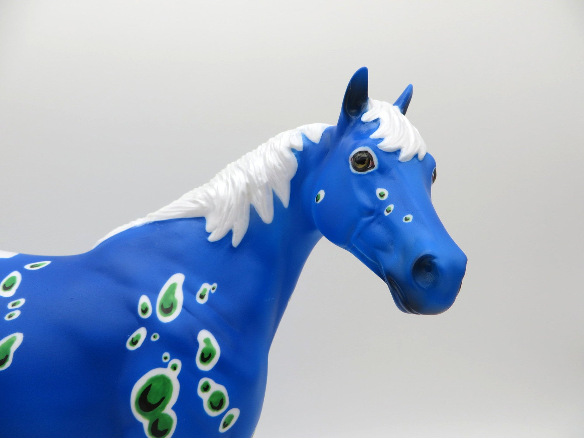 Elusive-LE-30-Peacock ISH Decorator painted by Jas Fanning EQ 2021