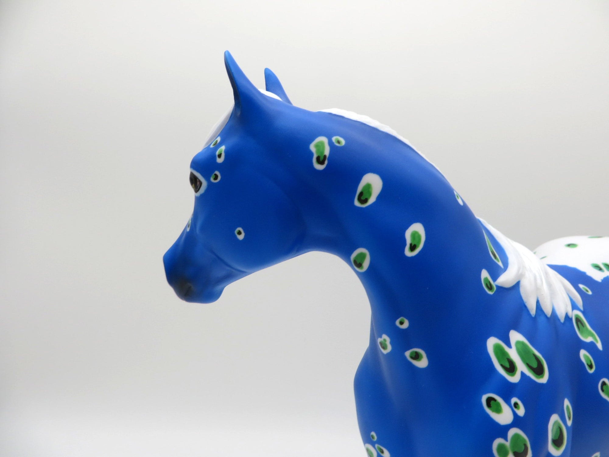 Elusive-LE-30-Peacock ISH Decorator painted by Jas Fanning EQ 2021