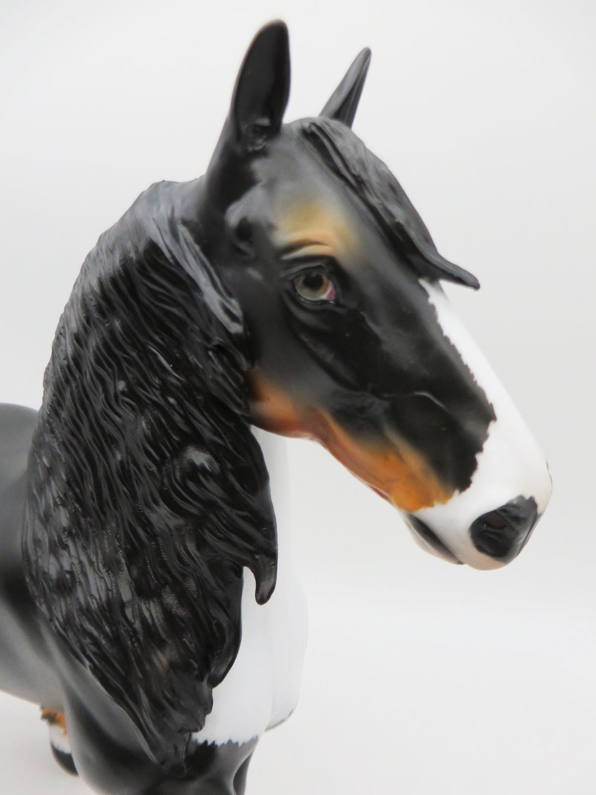 Everest-LE-15 Trotting Draft Burnese Mountain Dog Inspired By Dawn Quick