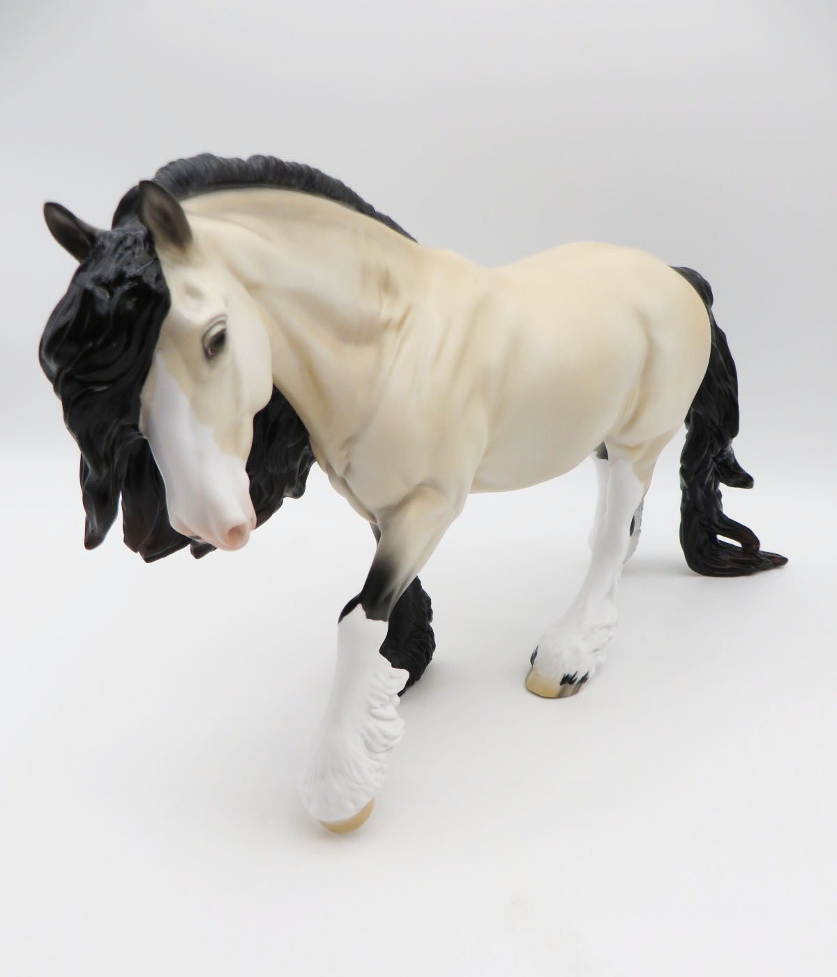 Figgy Pudding - LE 30 - Buckskin Irish Draft By Ellen Robbins - Christmas Tails 2022 - CT22