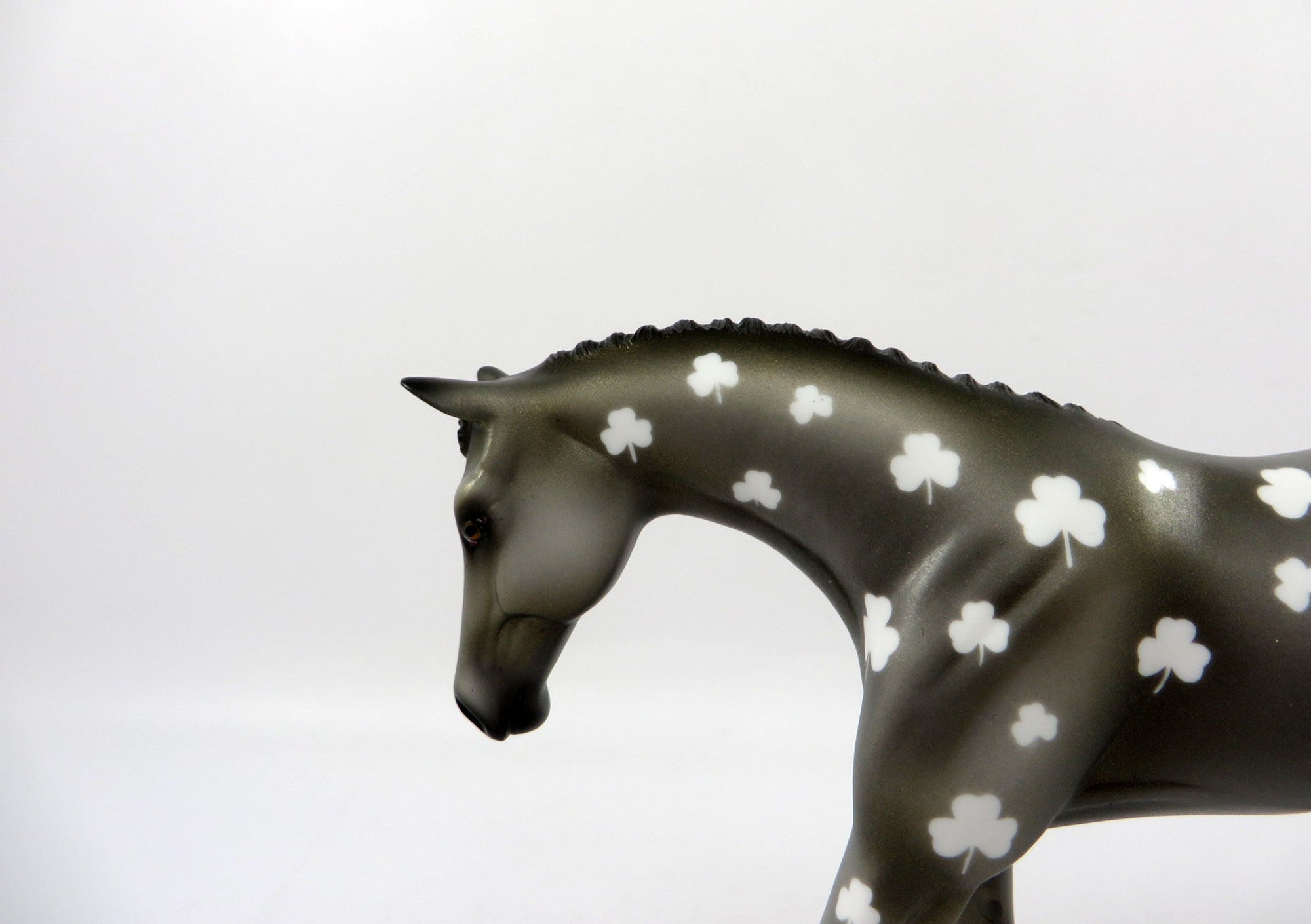 Fin-ooak St. Patricks Day decorator Warmblood Pebbles Bingo 3/21