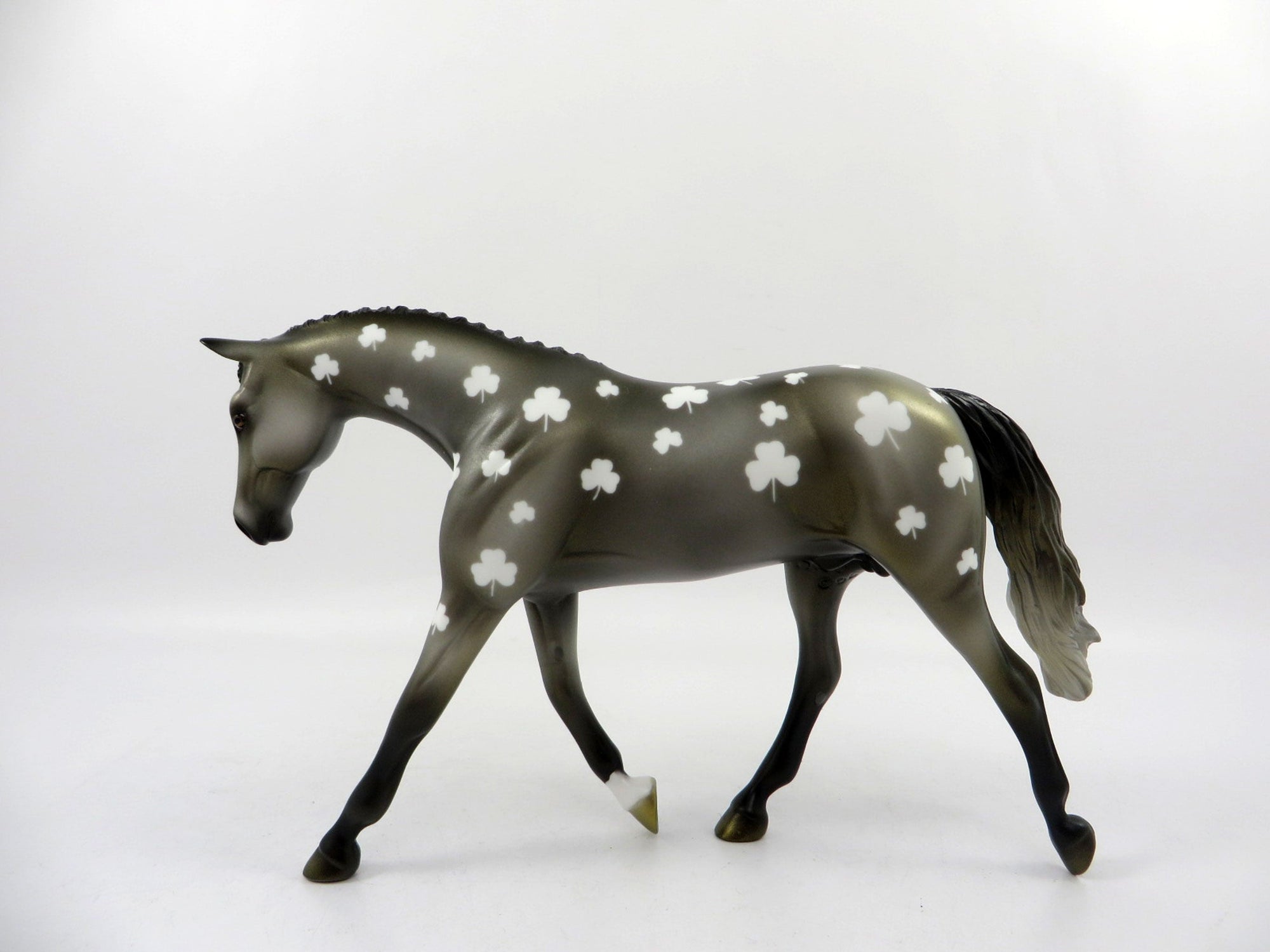 Fin-ooak St. Patricks Day decorator Warmblood Pebbles Bingo 3/21