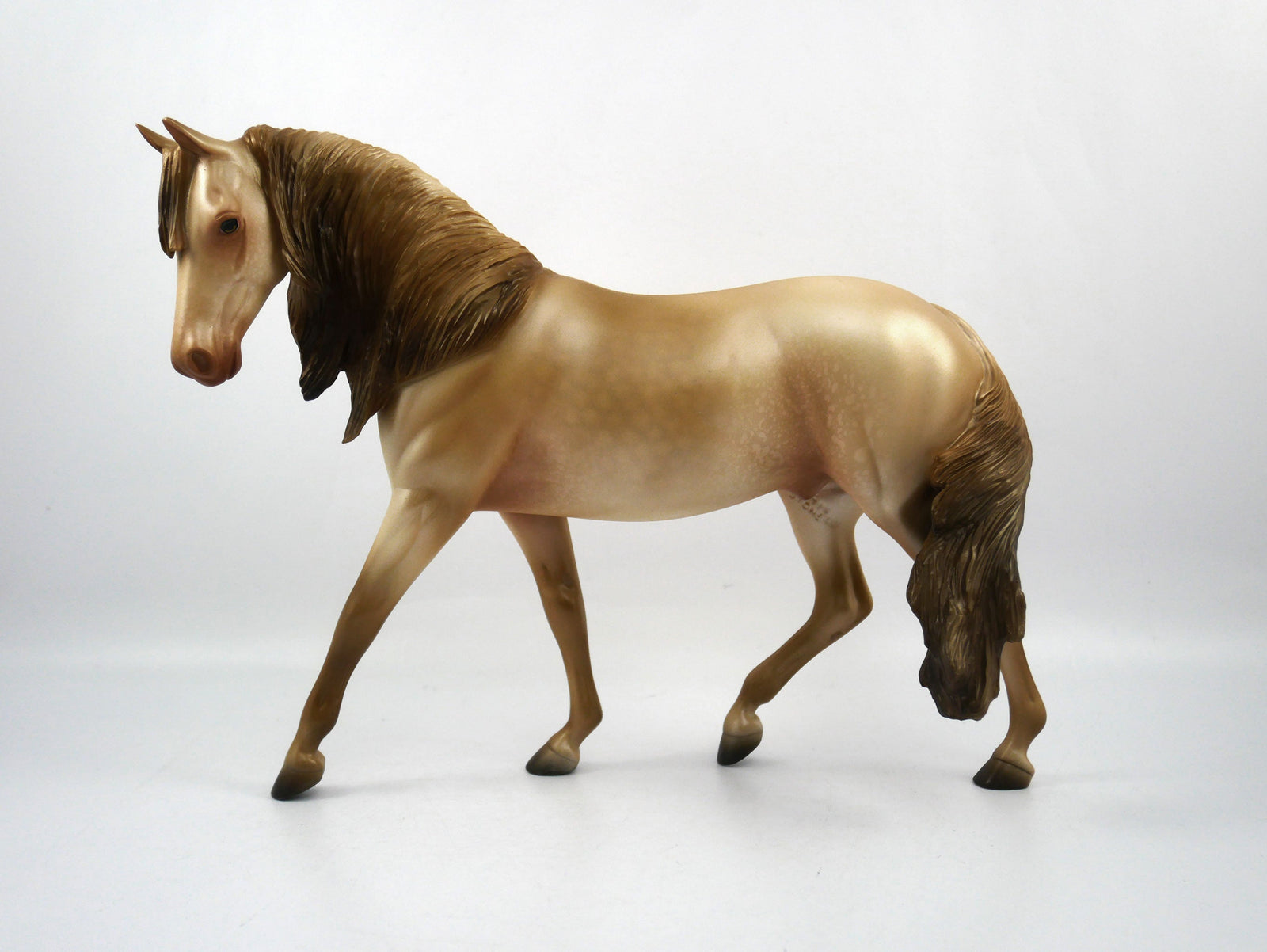 Fumble-LE-7 Champagne Pony SB21