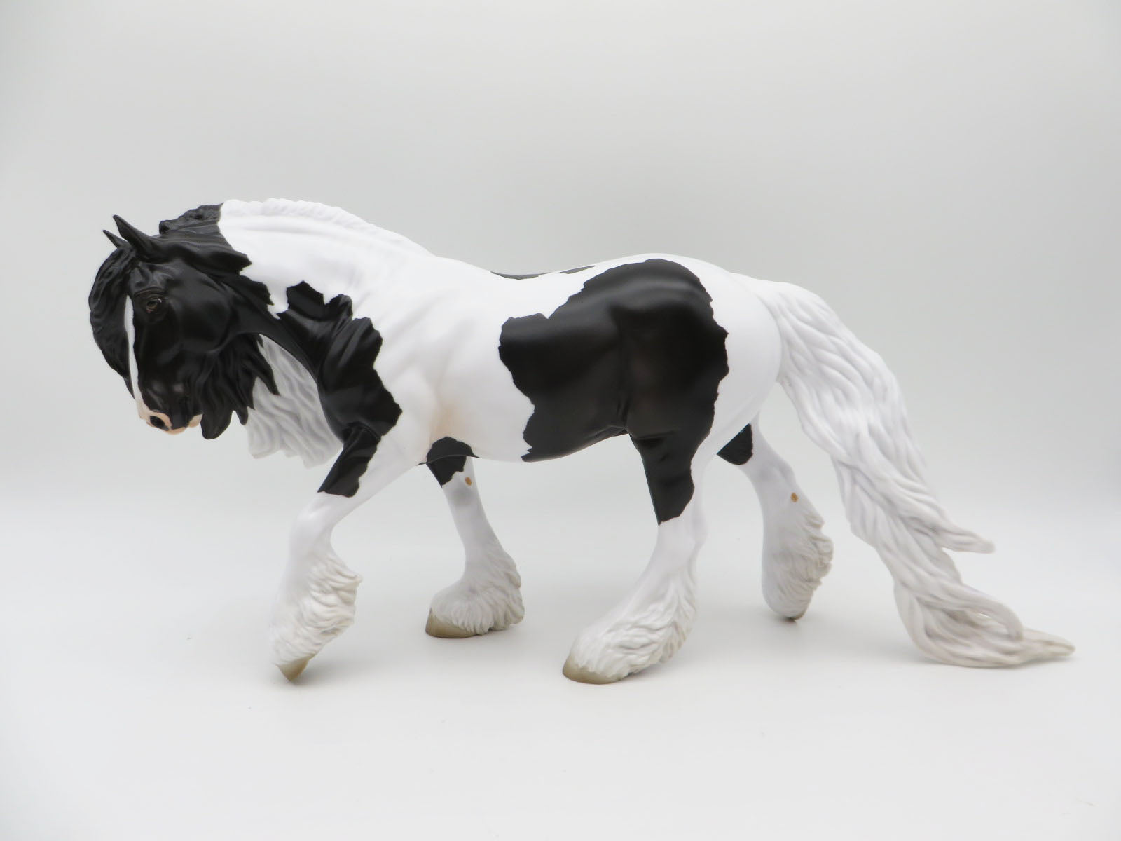 LOYALTY RELEASE  Superstition LE 150  Loyalty Club 22/23  Piebald Irish Cob by Jess Hamill - 01/23