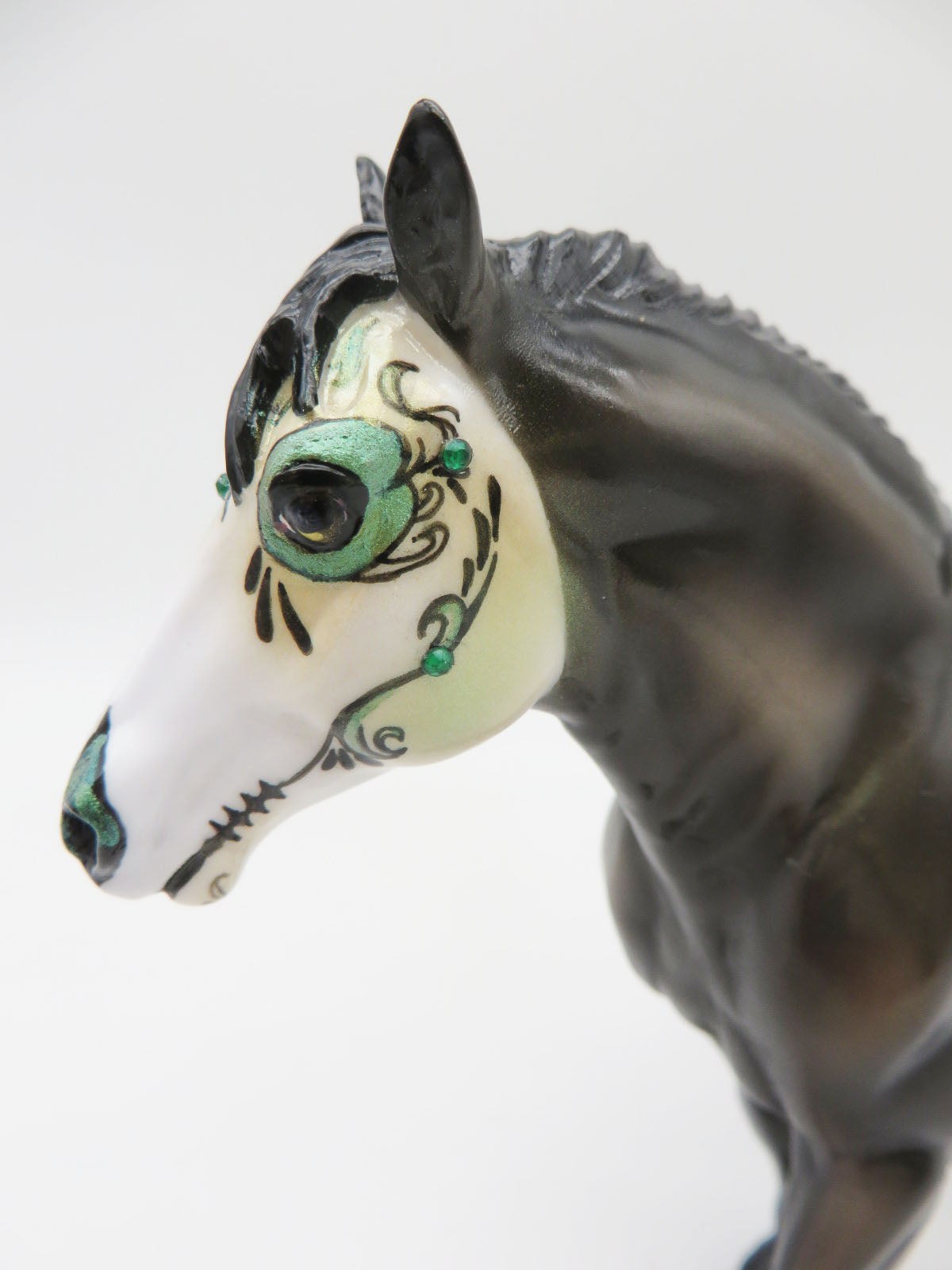 Gigglin&#39; Green - OOAK - Pebble Draft Sugar Skull Painted by Ashley Palmer - MM22