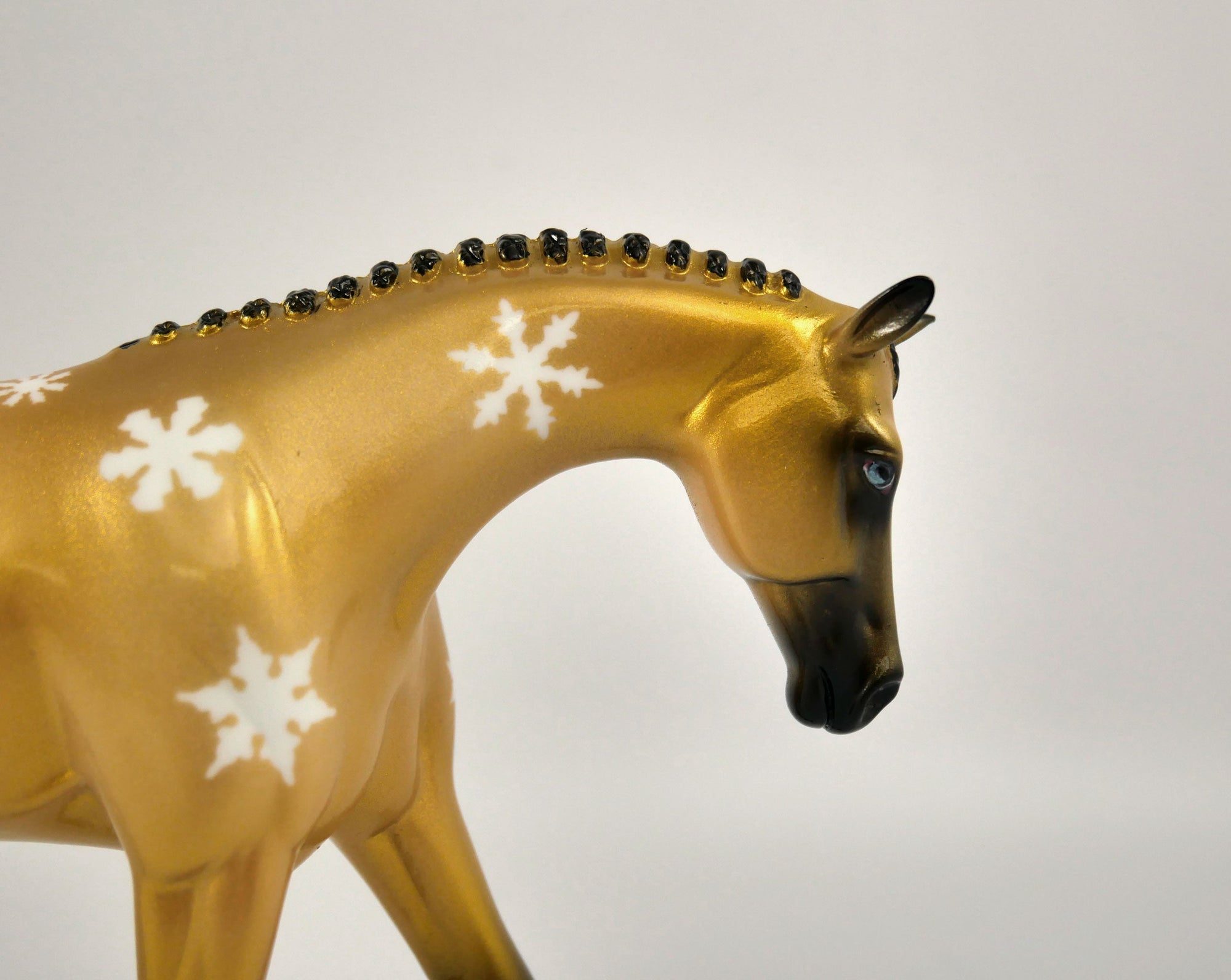 GOLDEN YEAR-OOAK SNOWFLAKE DECORATOR WARMBLOOD PEBBLES BY ELLEN ROBBINS 12/22/20