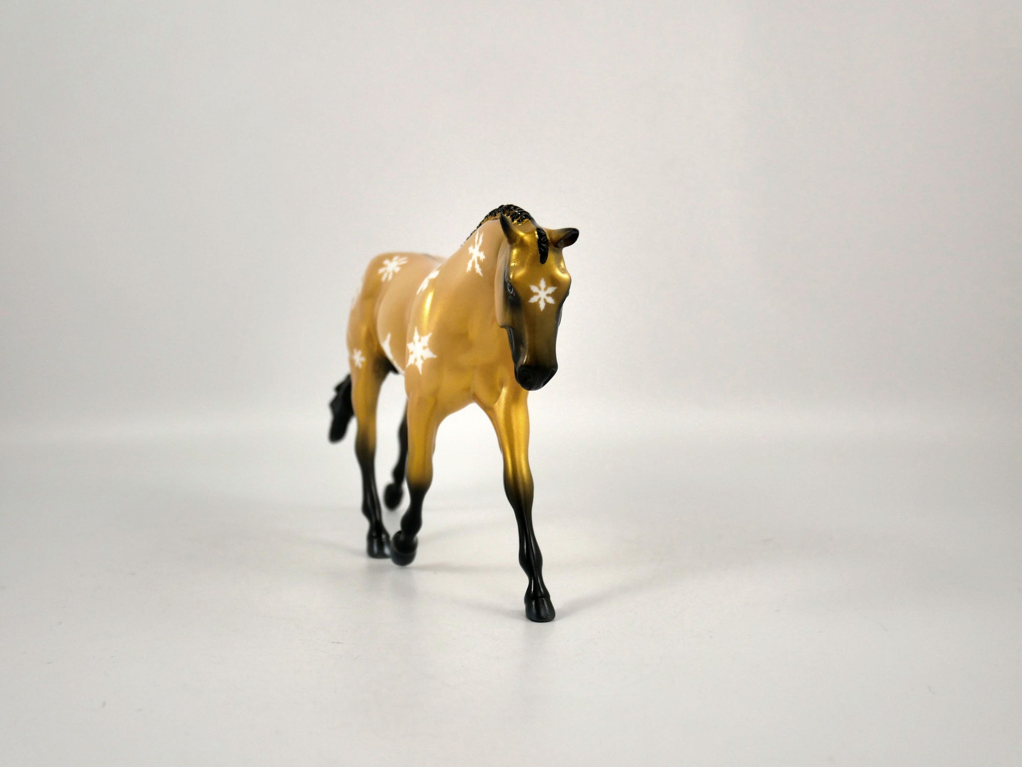 GOLDEN YEAR-OOAK SNOWFLAKE DECORATOR WARMBLOOD PEBBLES BY ELLEN ROBBINS 12/22/20