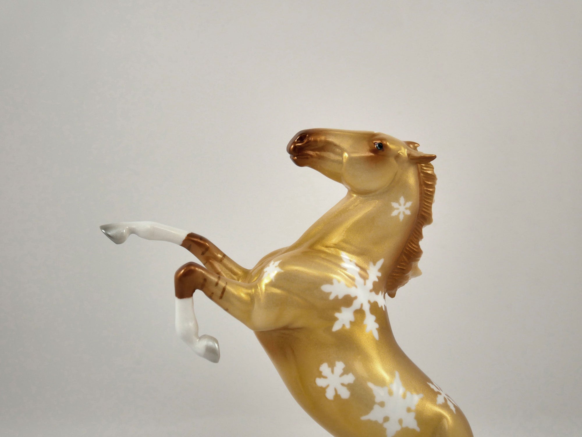 GOLDEN ORNAMENT-OOAK SNOWFLAKE DECORATOR REARING PEBBLES BY ELLEN ROBBINS 12/22/20