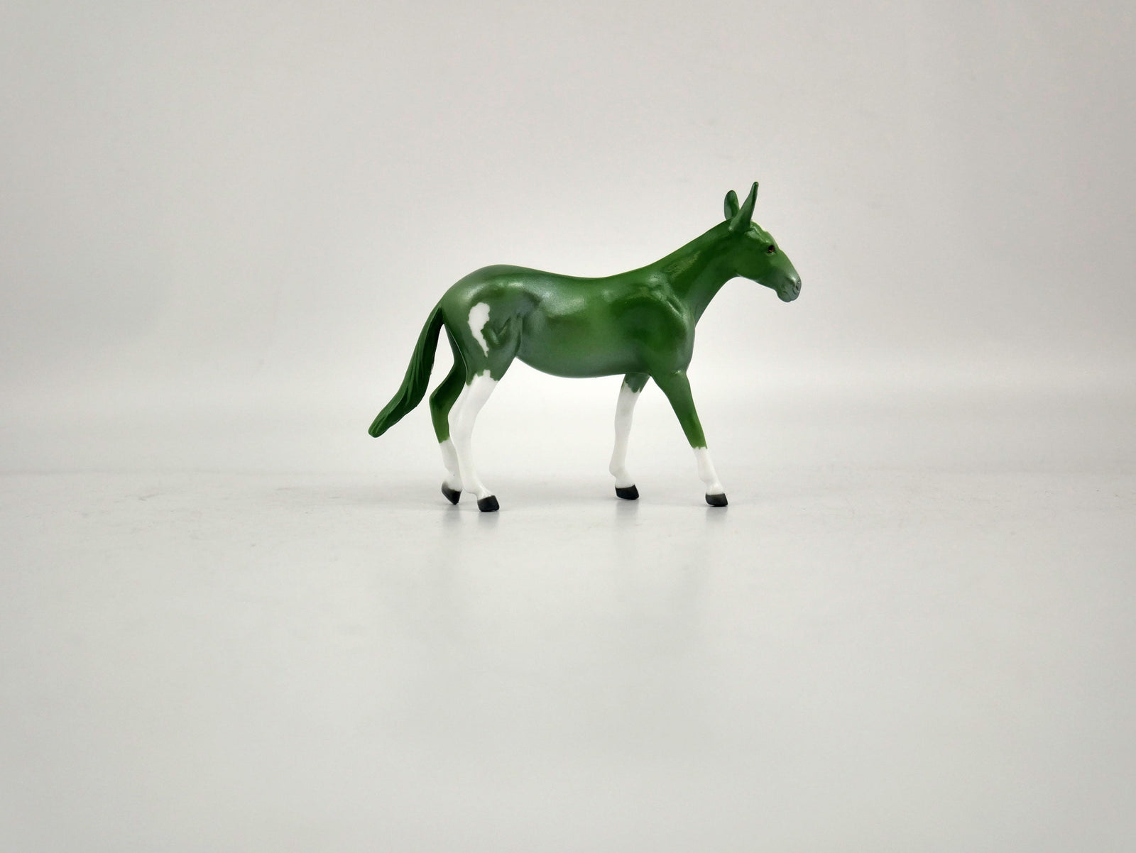 What is inside the Box>Green Frost Chip  12/20