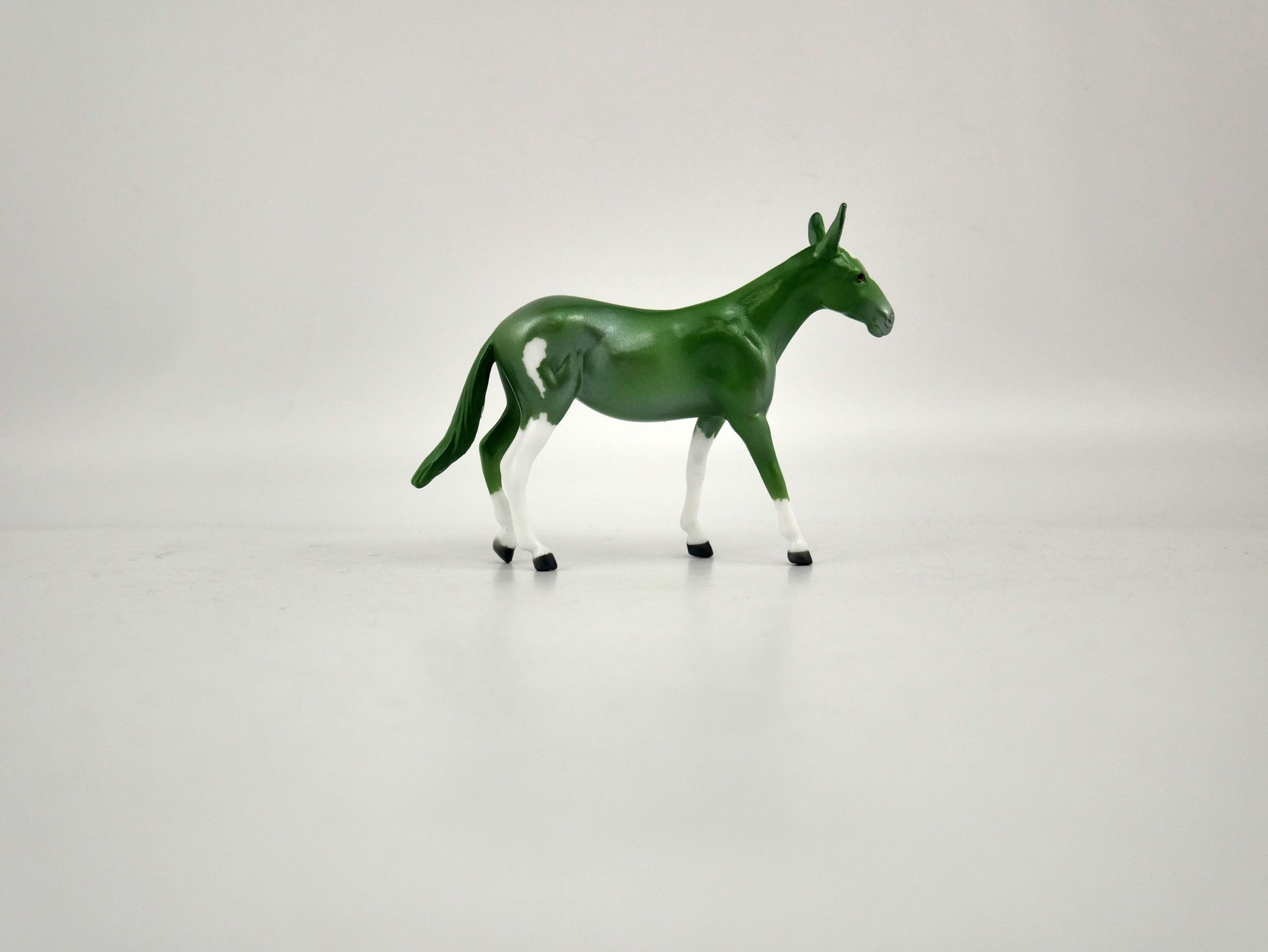 What is inside the Box>Green Frost Chip  12/20