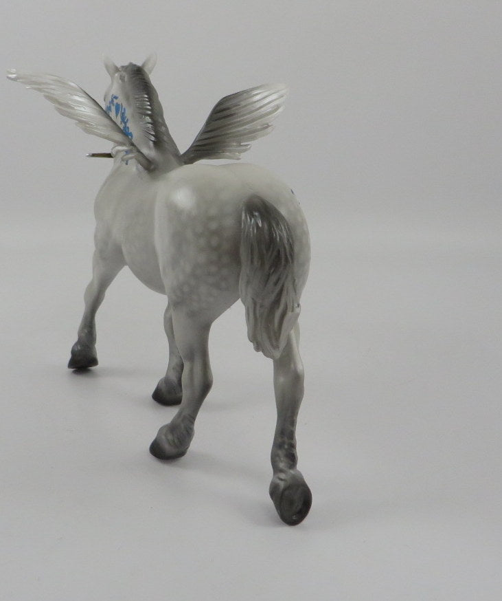 Spreading Love-OOAK  Valentines Deco Trotting Draft2/12/21