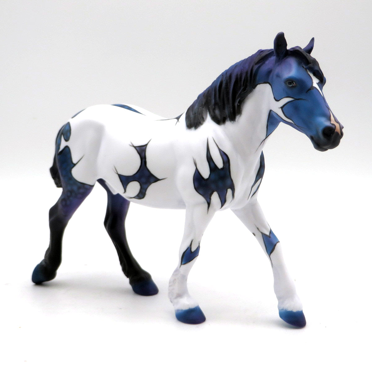 Phantom-OOAK Trotting Pebbles EQ 22