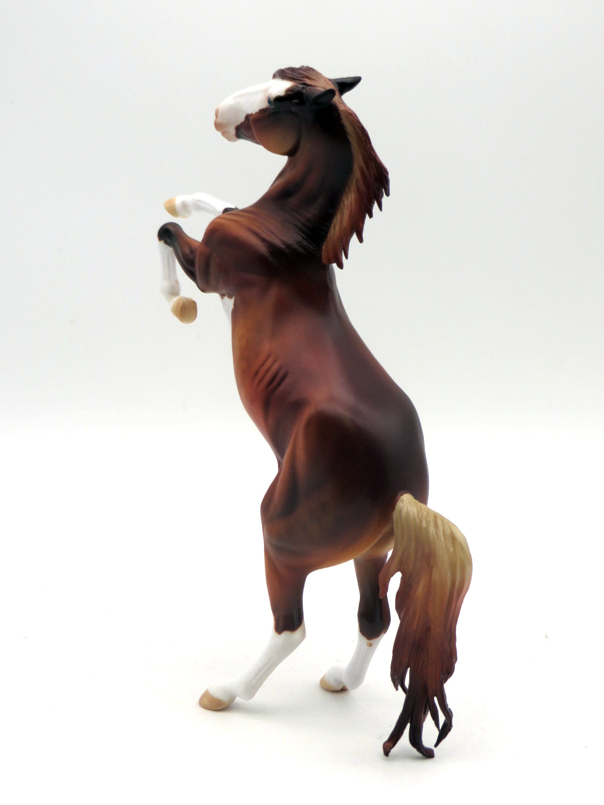 EQ Free Basket - Ashva of the Morning Sun