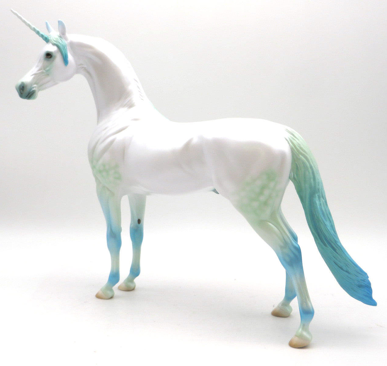 Historically Correct Unicorn-LE 30- AOTH 22