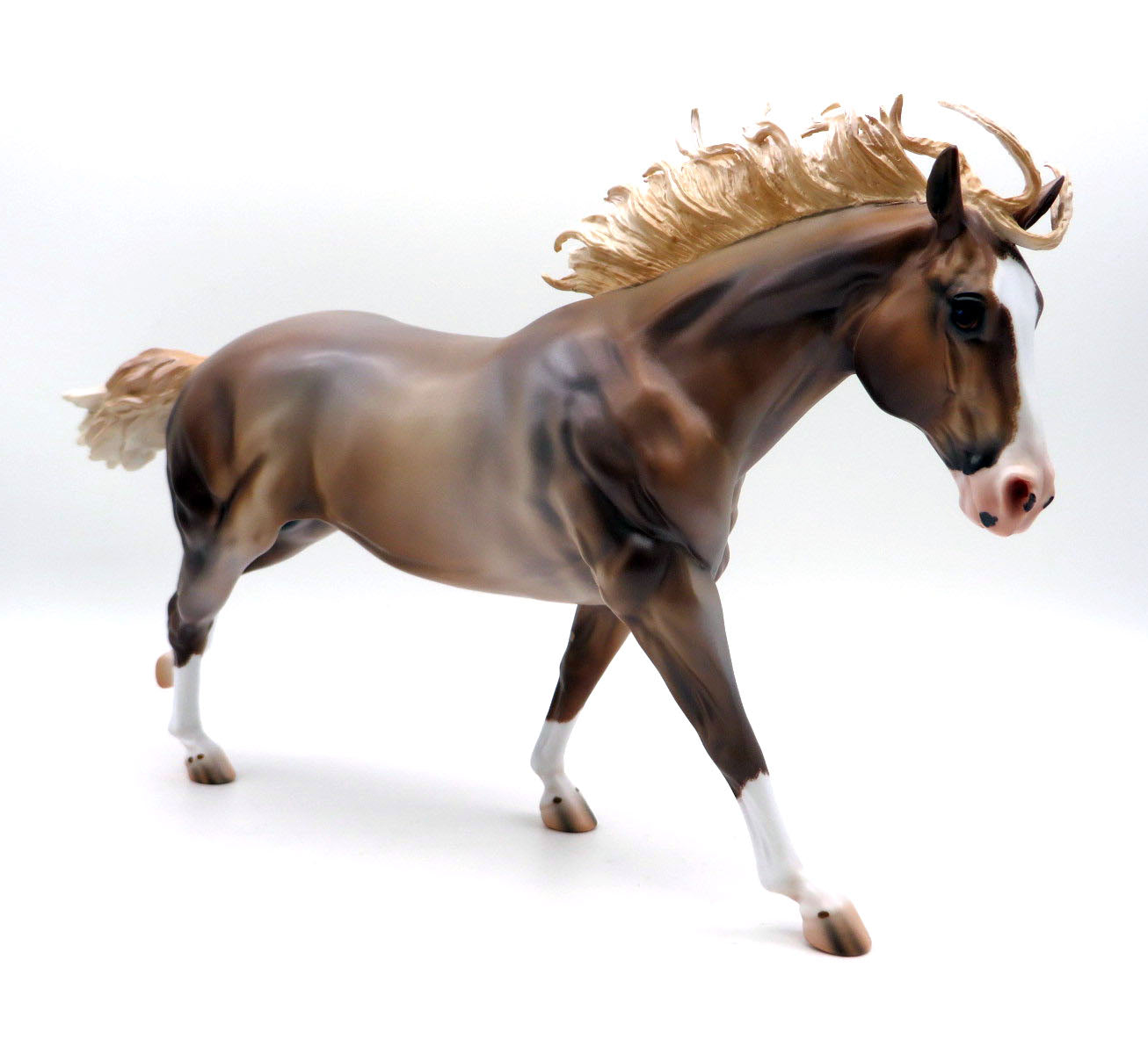 York-OOAK Chestnut Roan Running Stock Horse by Caroline Boydston 8/8/22