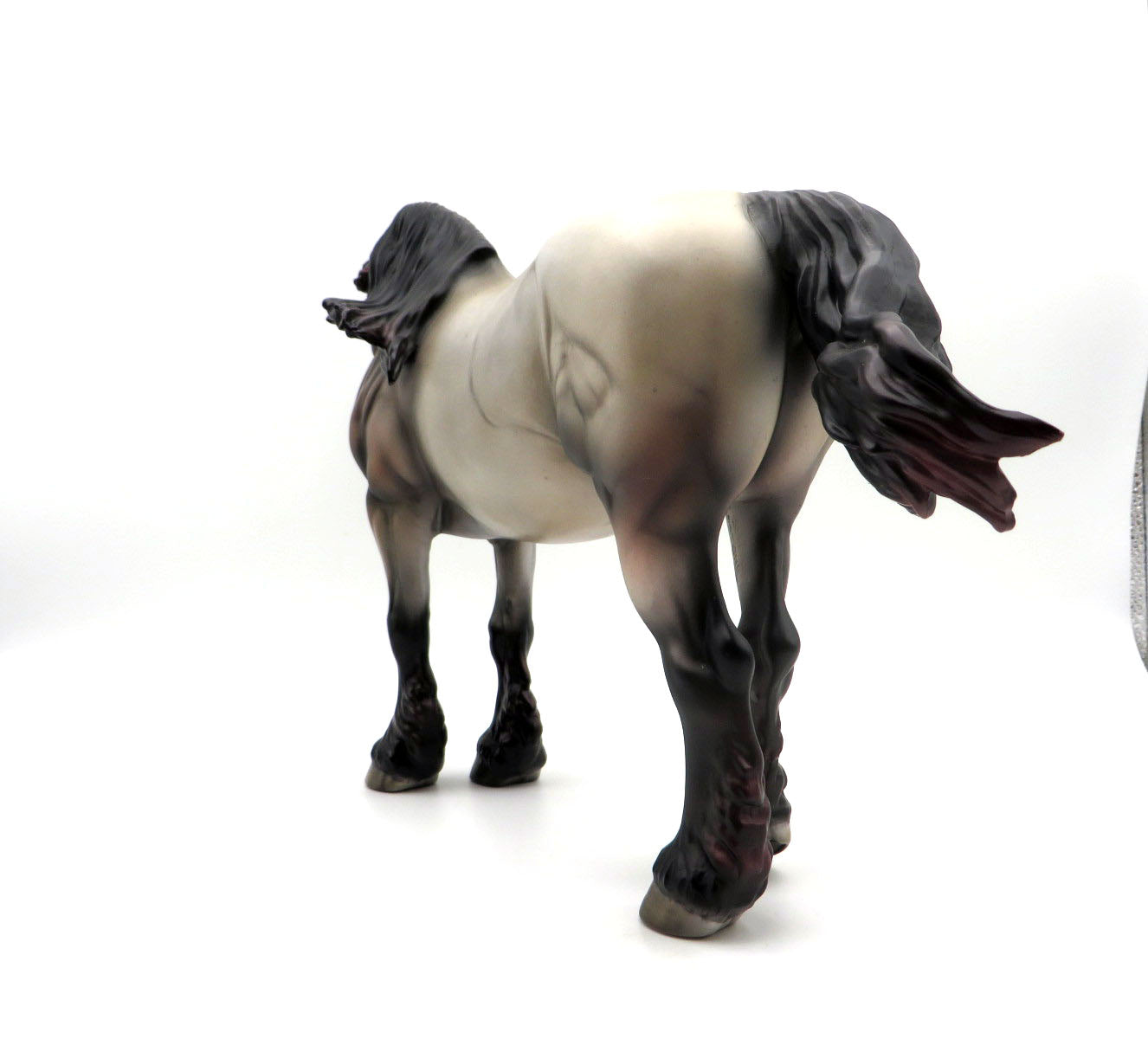 EXTRA of GLOSSY Loyalty Release Elizabeth Bay Roan Heavy Drafter by Julie Keim in GLOSSY