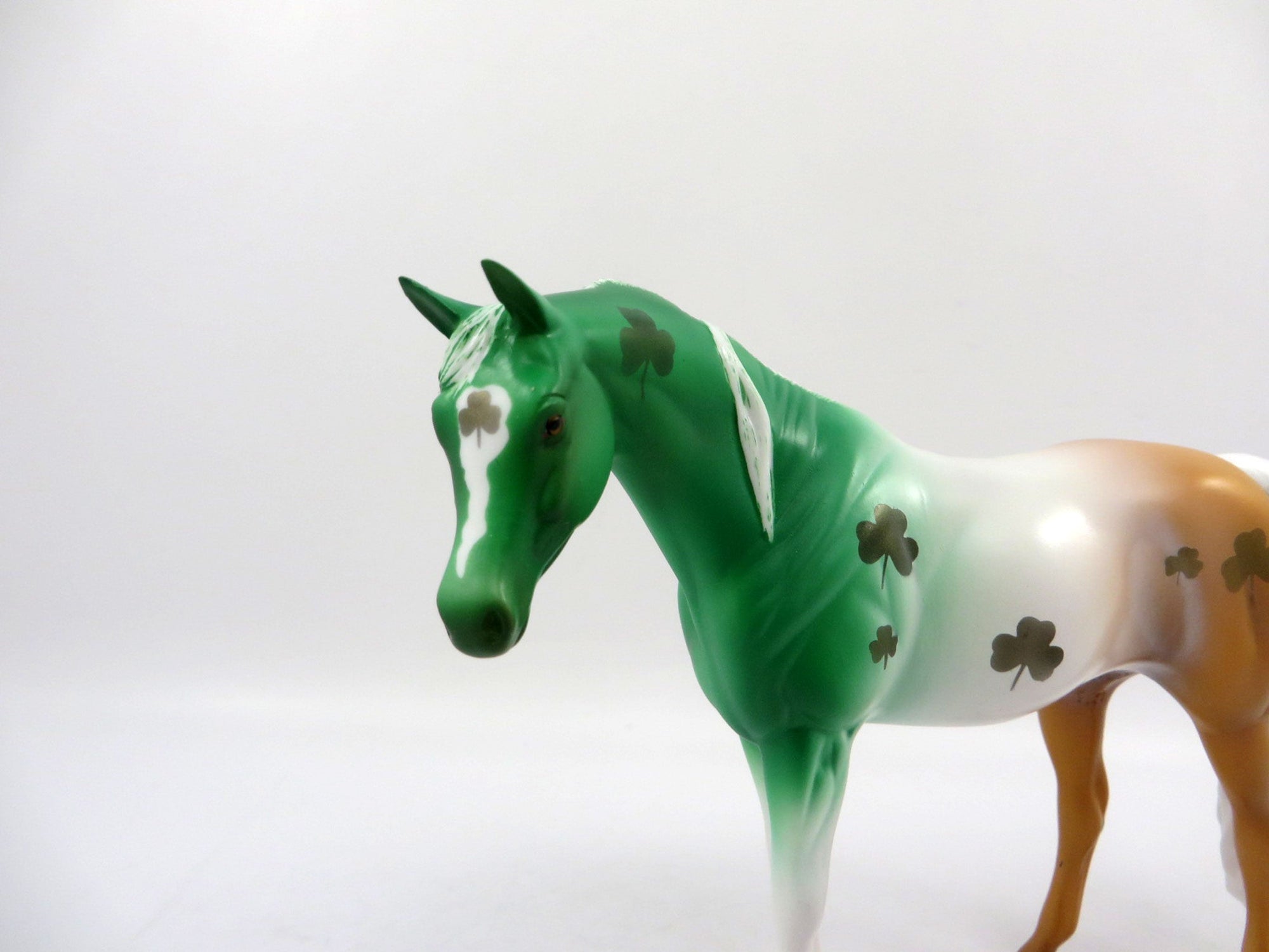 Kiss Me I&#39;m Irish-ooak St. Patricks Day decorator Pebbles Bingo 3/21